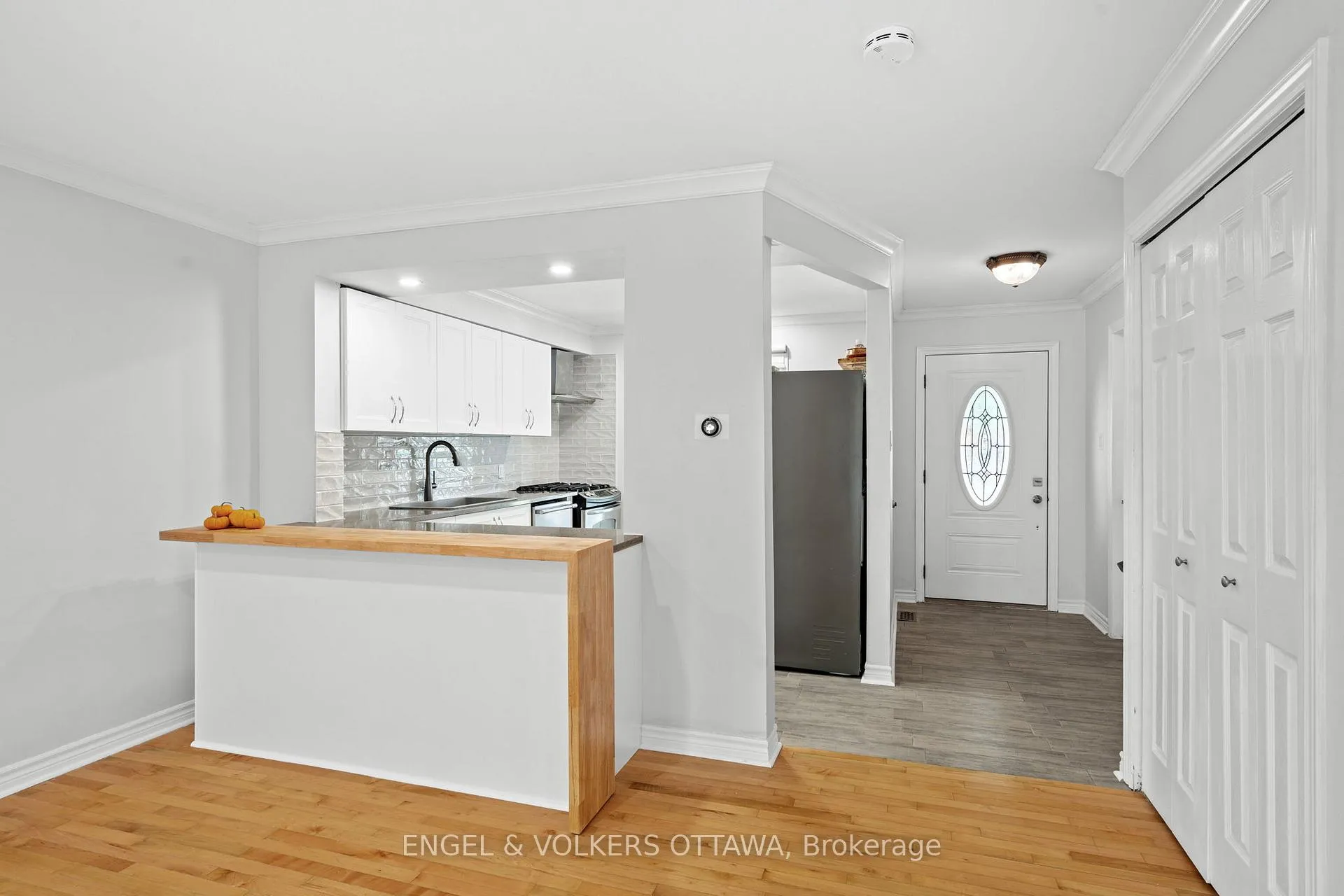 Photo 9 of 1540 Mimosa Avenue, Ottawa, Riverview Park — HOMEH