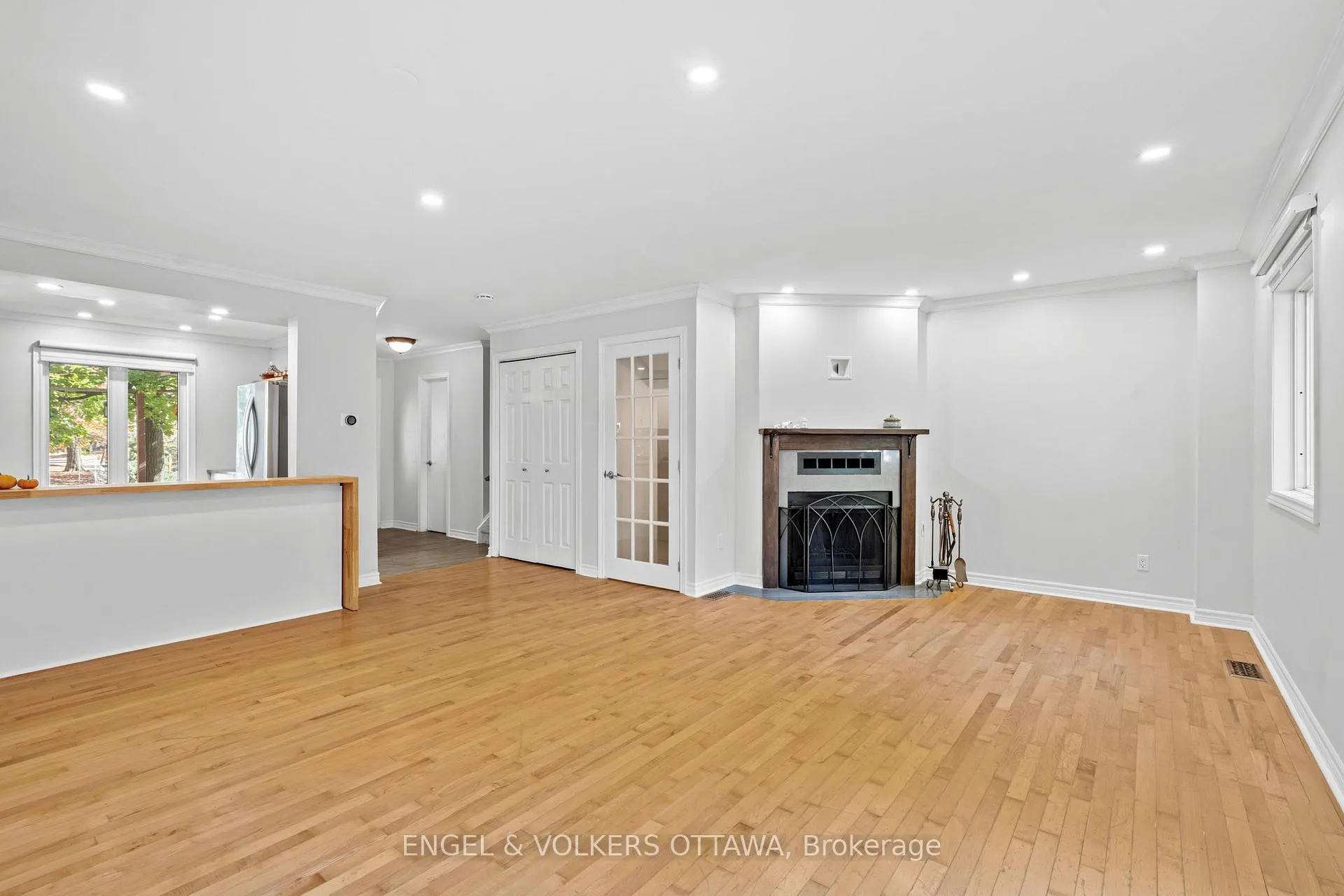 Photo 13 of 1540 Mimosa Avenue, Ottawa, Riverview Park — HOMEH