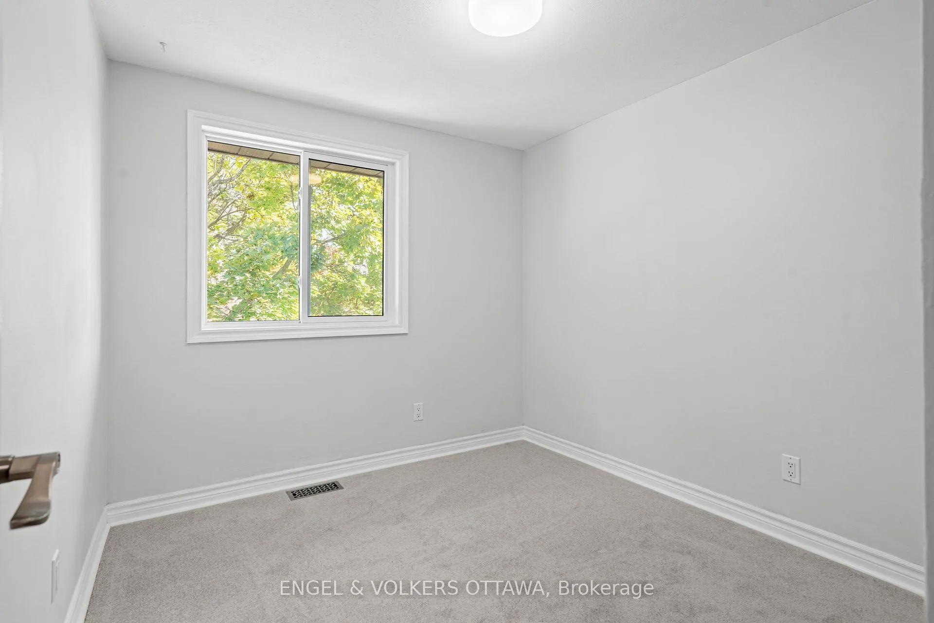 Photo 22 of 1540 Mimosa Avenue, Ottawa, Riverview Park — HOMEH