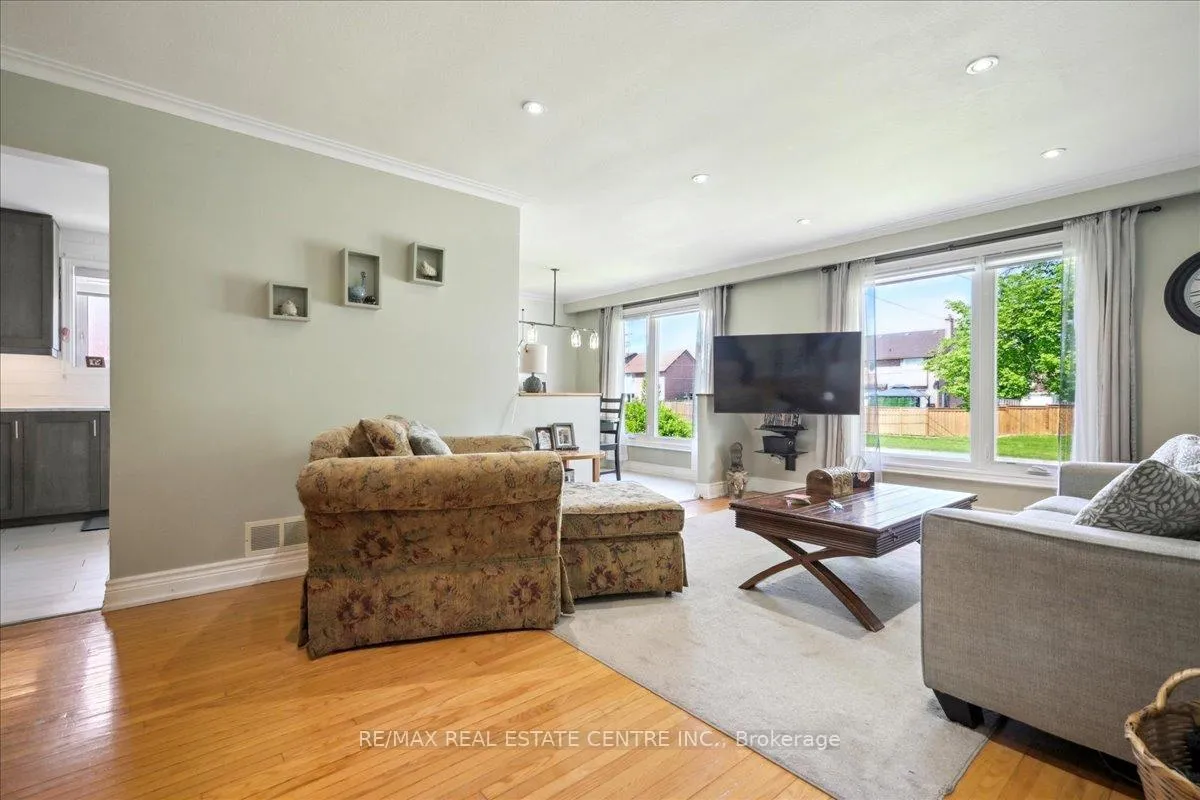 Photo 9 of 74 Mountainview Road S, Halton Hills, Georgetown — HOMEH