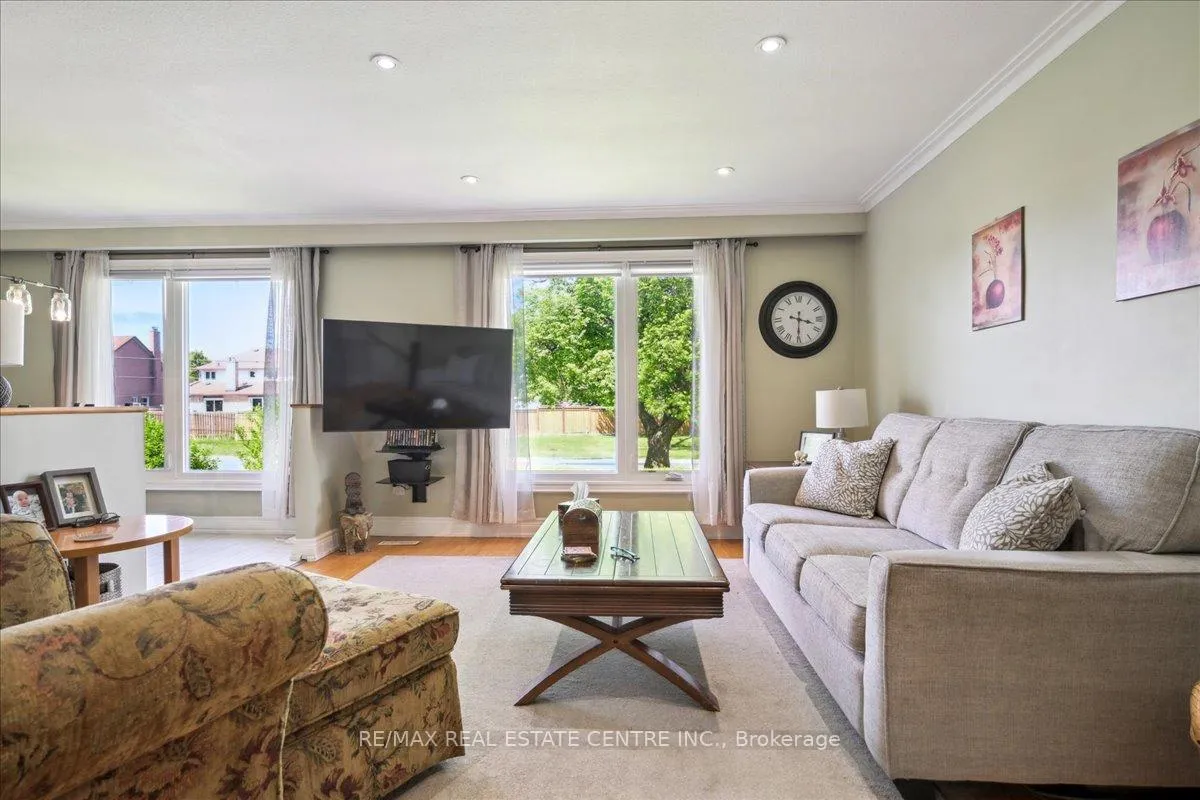 Photo 11 of 74 Mountainview Road S, Halton Hills, Georgetown — HOMEH