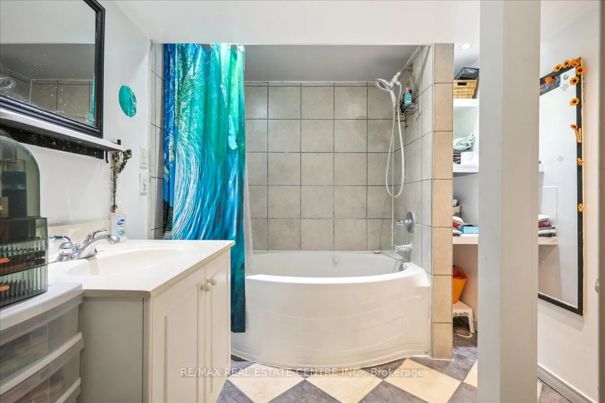 Photo 31 of 74 Mountainview Road S, Halton Hills, Georgetown — HOMEH