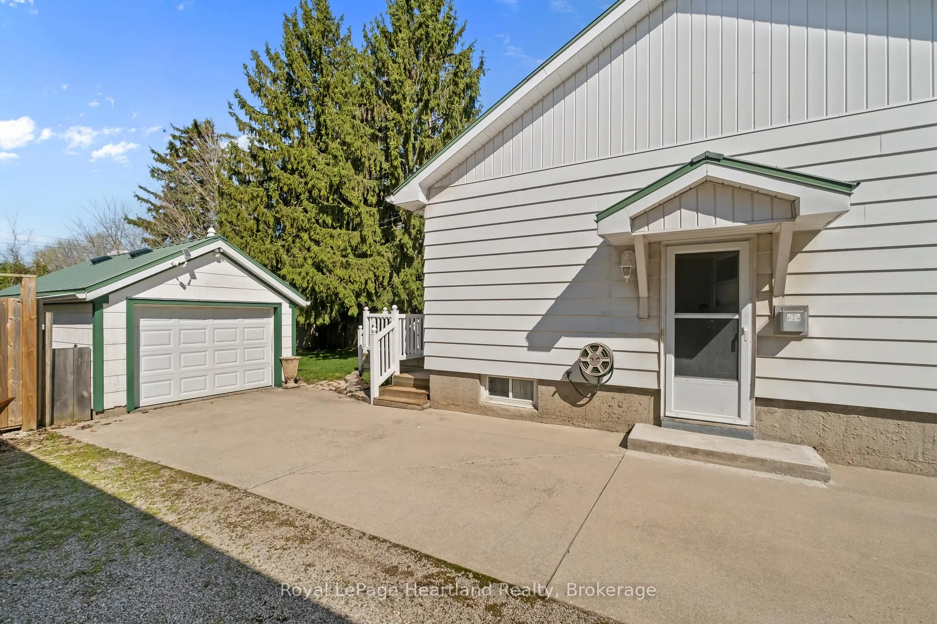 Photo 4 of 117 Andrew Street, South Huron, Exeter — HOMEH