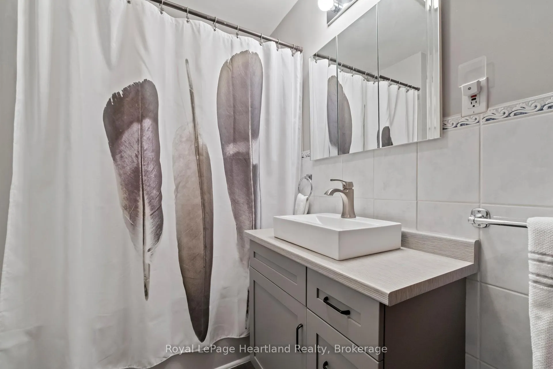 Photo 23 of 117 Andrew Street, South Huron, Exeter — HOMEH