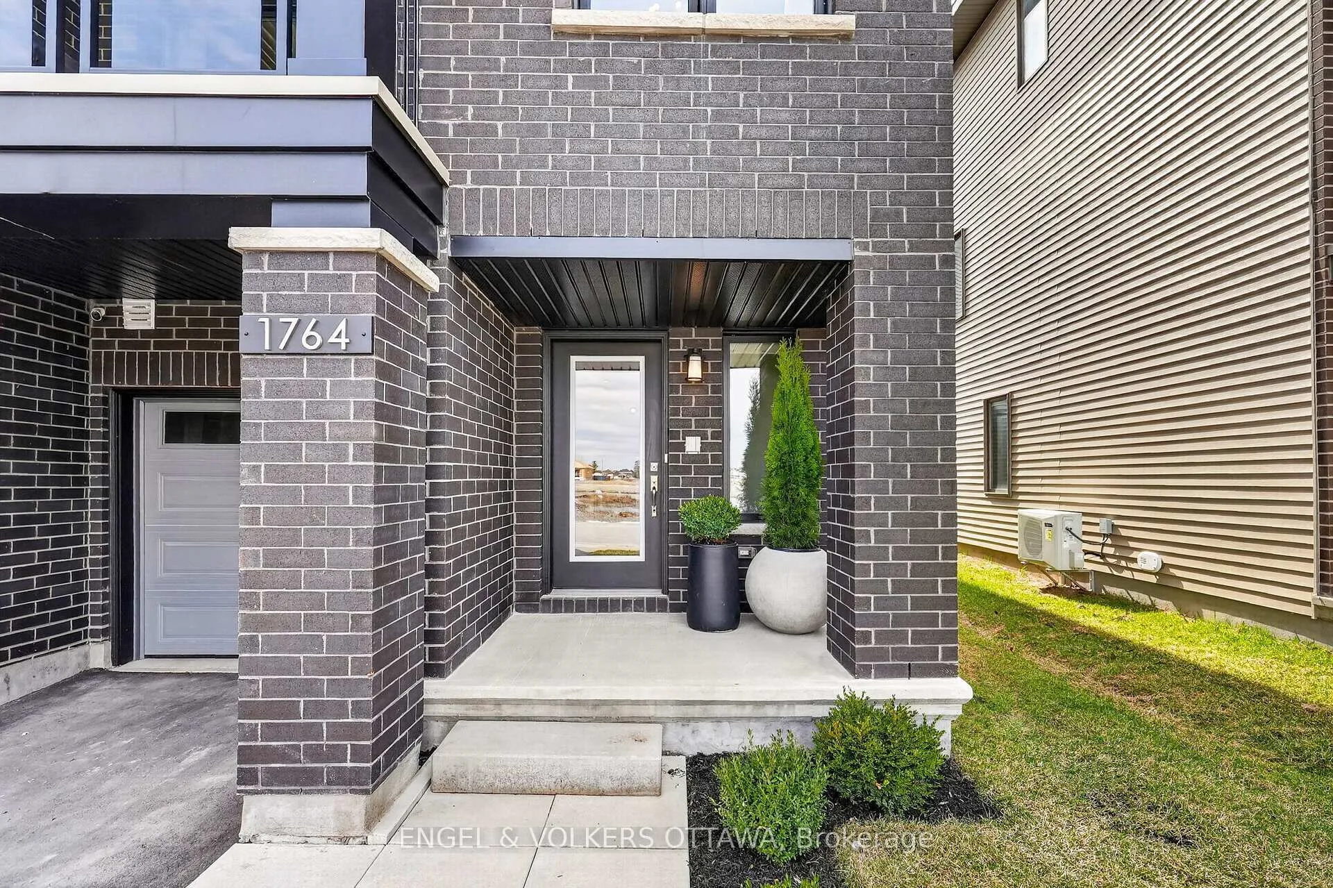 Photo 3 of 1764 Crux Road, Ottawa, Mer Bleue/Bradley Estates/Anderson Park — HOMEH