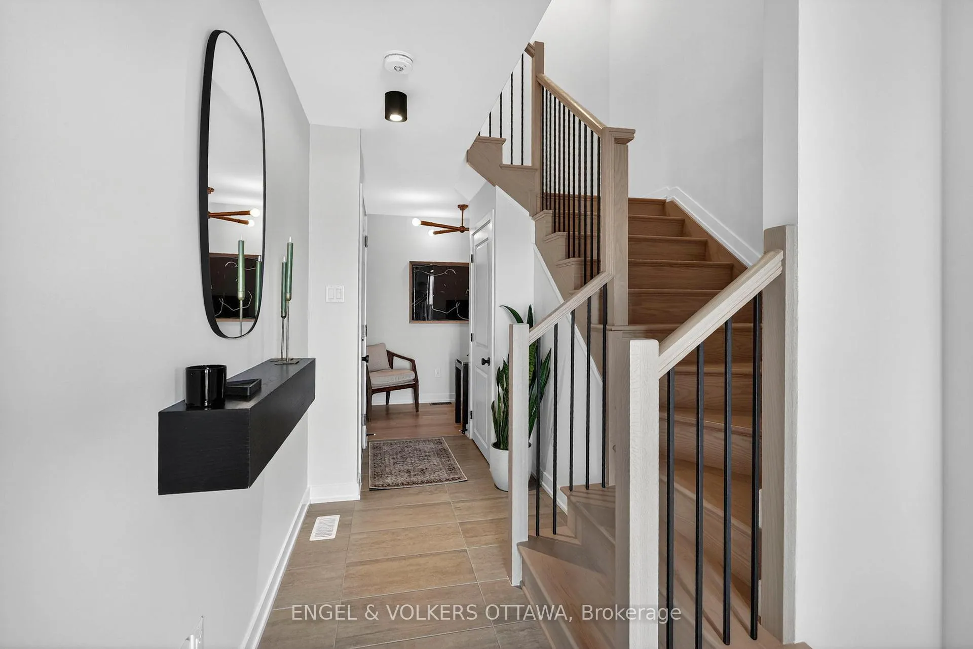 Photo 4 of 1764 Crux Road, Ottawa, Mer Bleue/Bradley Estates/Anderson Park — HOMEH