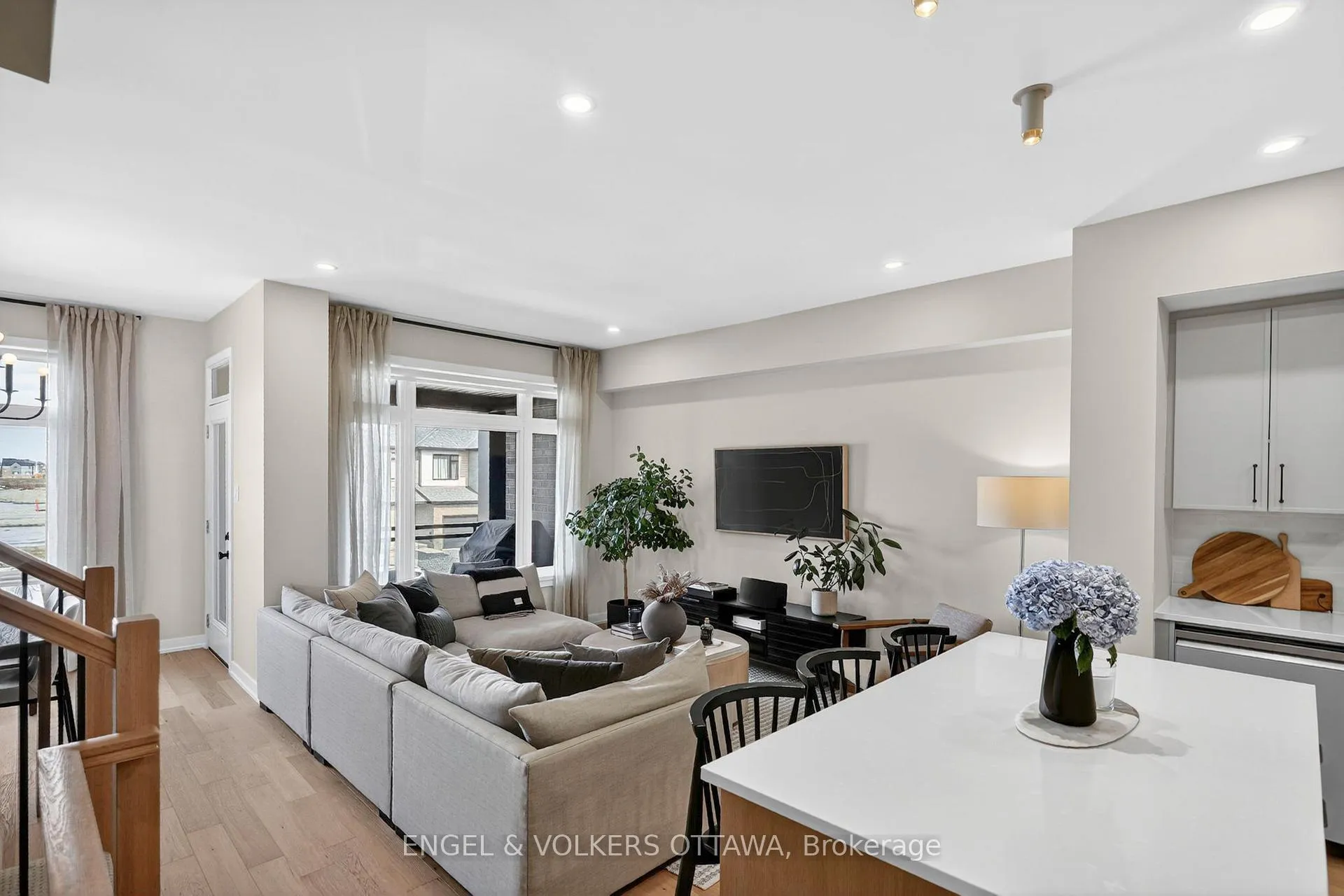 Photo 16 of 1764 Crux Road, Ottawa, Mer Bleue/Bradley Estates/Anderson Park — HOMEH