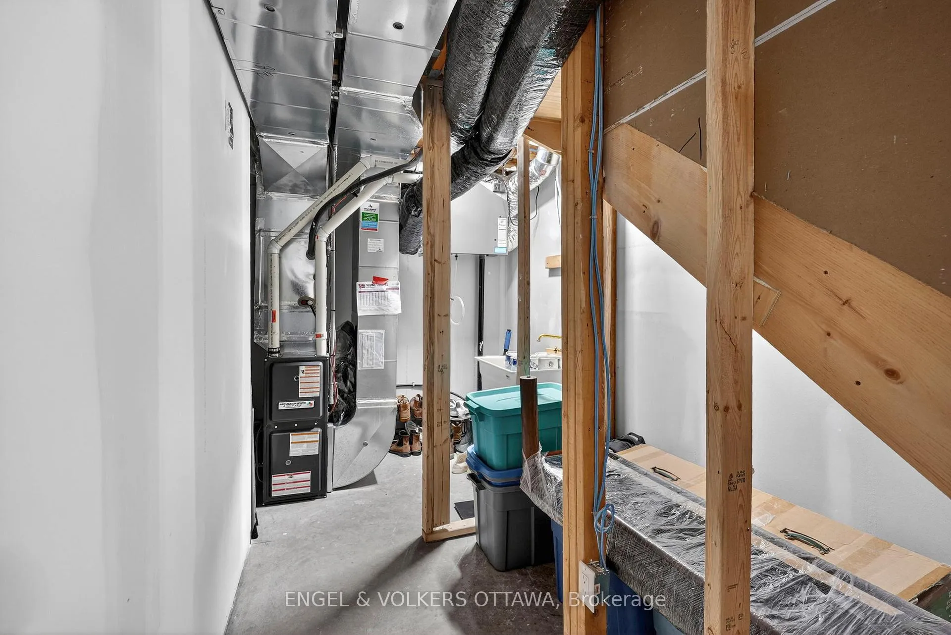 Photo 41 of 1764 Crux Road, Ottawa, Mer Bleue/Bradley Estates/Anderson Park — HOMEH