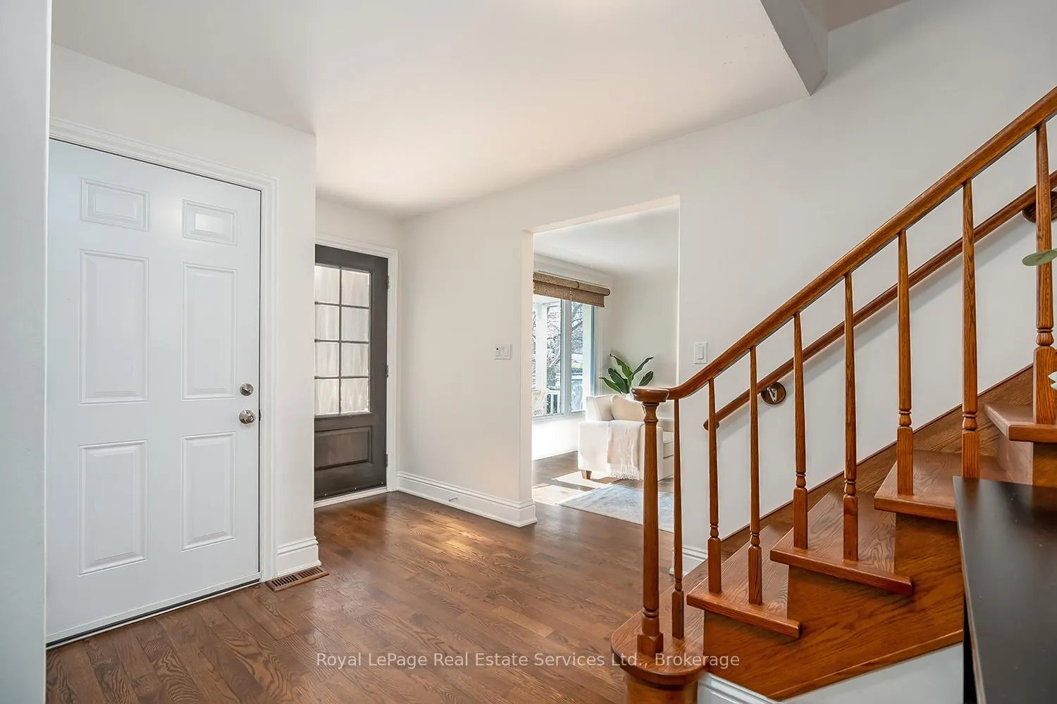 Photo 3 of 5193 Lakeshore Road, Burlington, Appleby — HOMEH