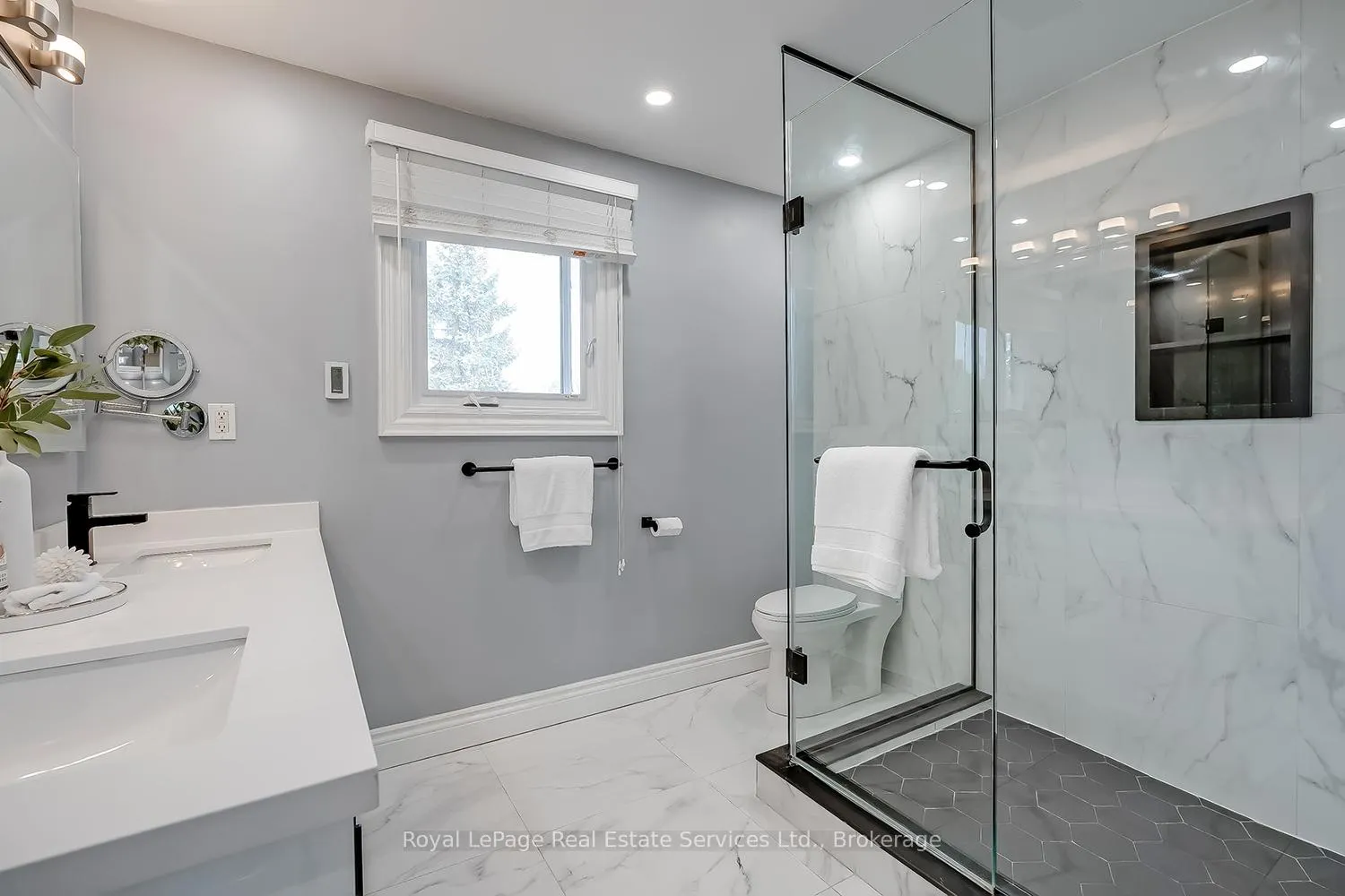 Photo 29 of 5193 Lakeshore Road, Burlington, Appleby — HOMEH