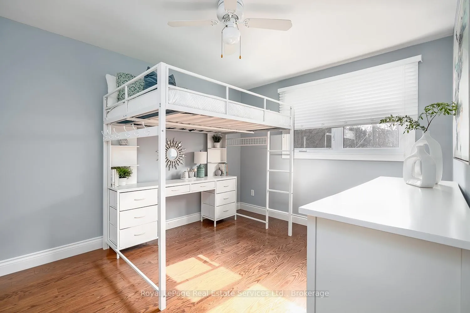 Photo 35 of 5193 Lakeshore Road, Burlington, Appleby — HOMEH