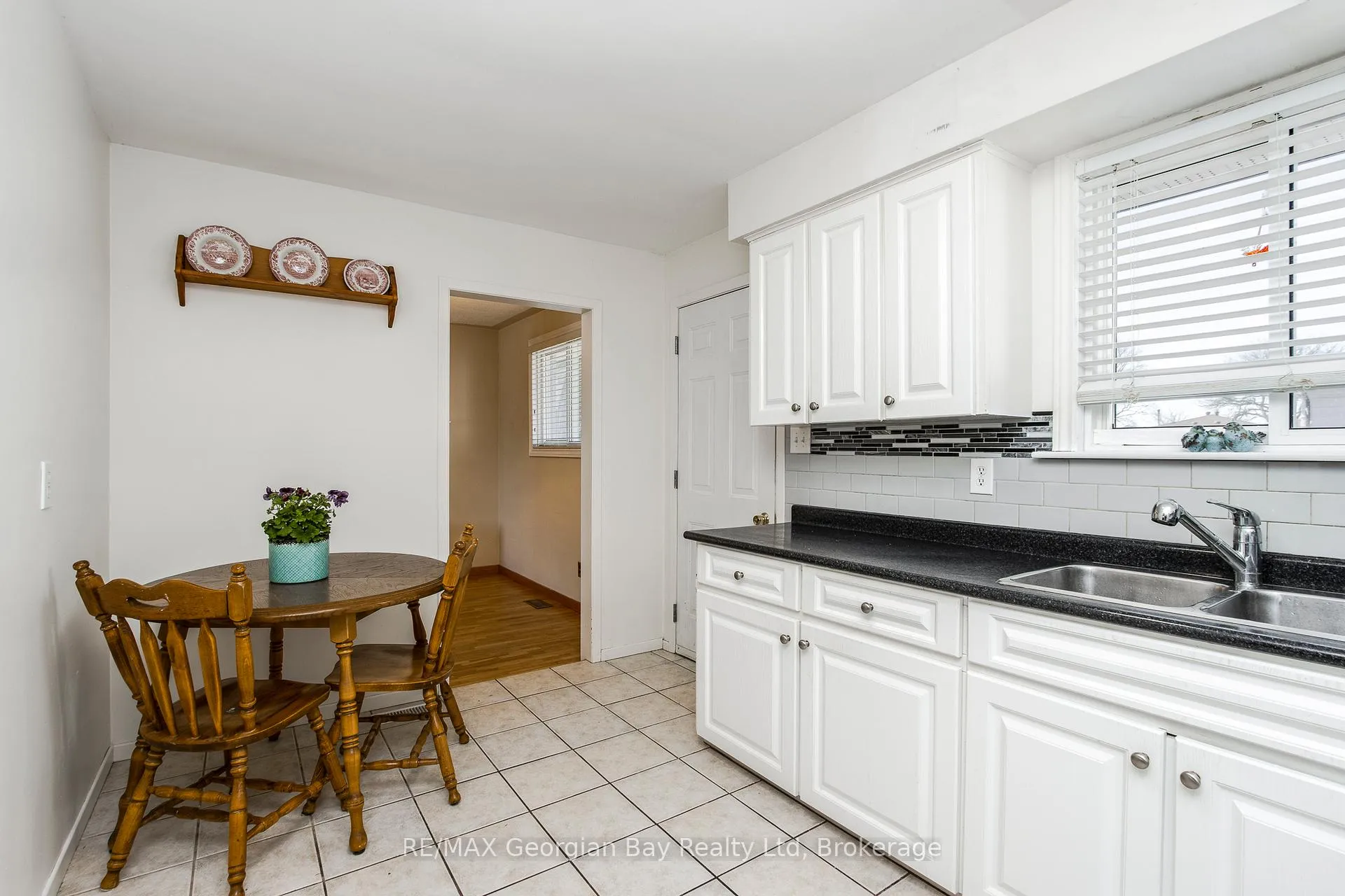 Photo 8 of 648 Manly Street, Midland — HOMEH