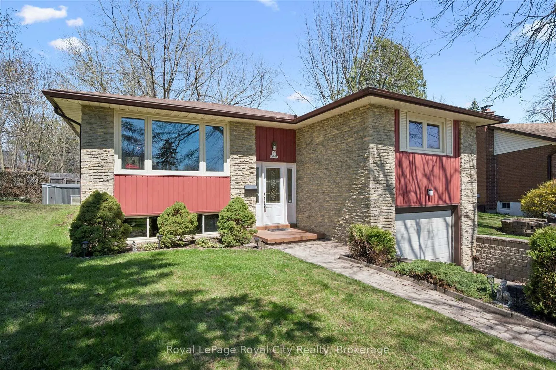 Photo 5 of 11 Gregory Place, Guelph, Willow West/Sugarbush/West Acres — HOMEH