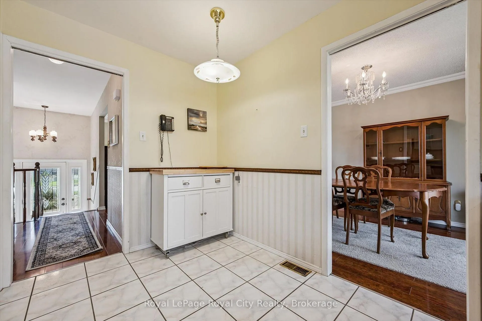 Photo 14 of 11 Gregory Place, Guelph, Willow West/Sugarbush/West Acres — HOMEH