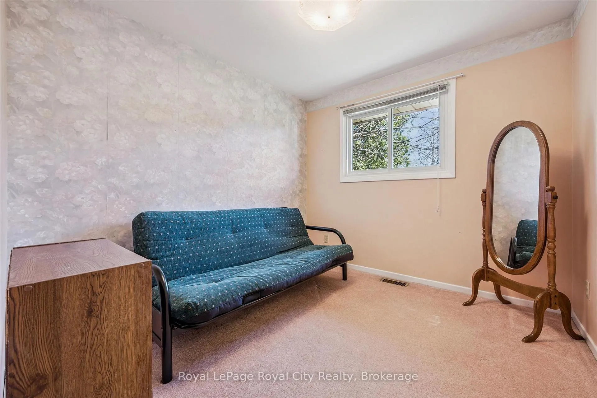 Photo 18 of 11 Gregory Place, Guelph, Willow West/Sugarbush/West Acres — HOMEH
