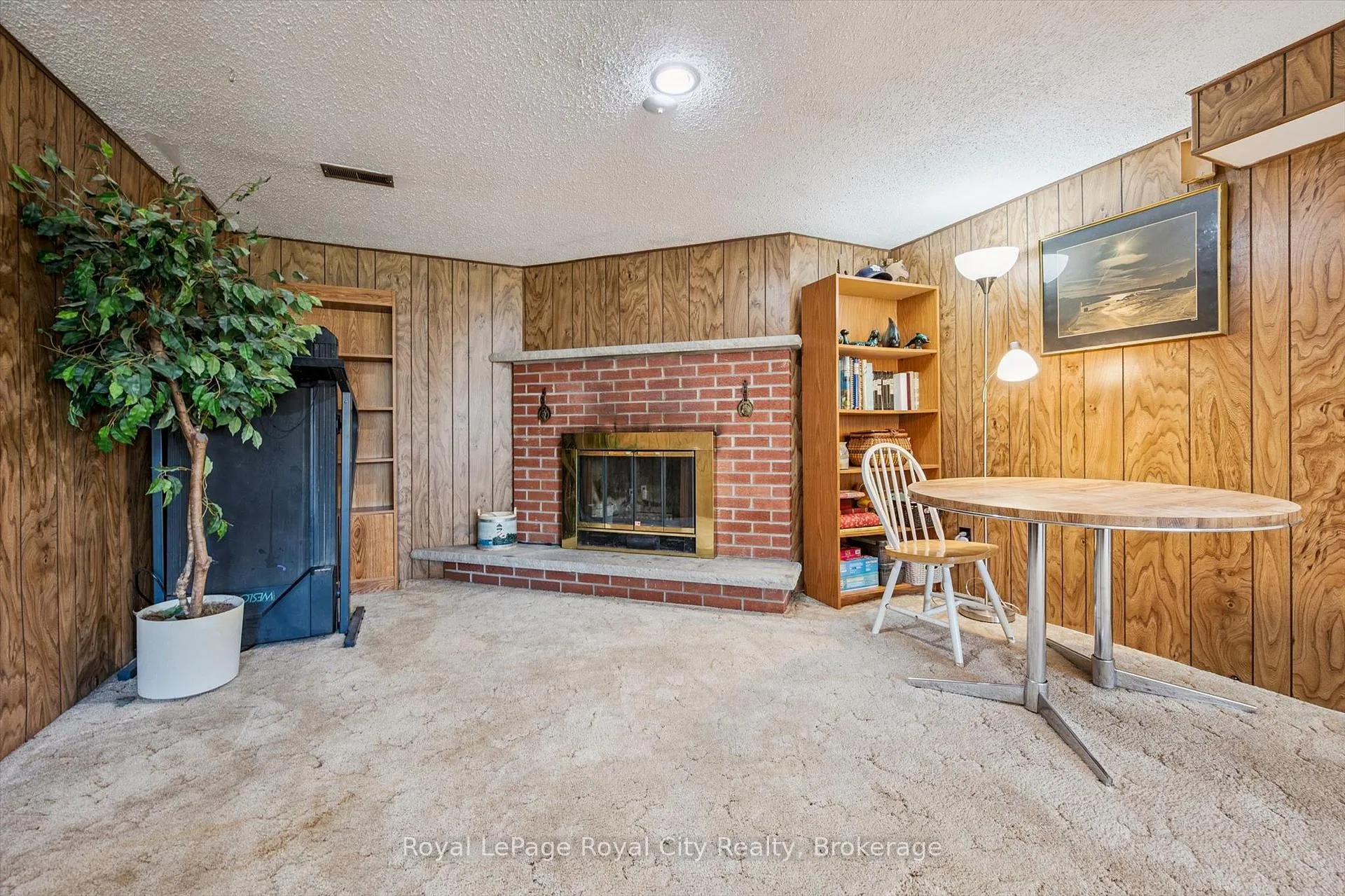 Photo 23 of 11 Gregory Place, Guelph, Willow West/Sugarbush/West Acres — HOMEH