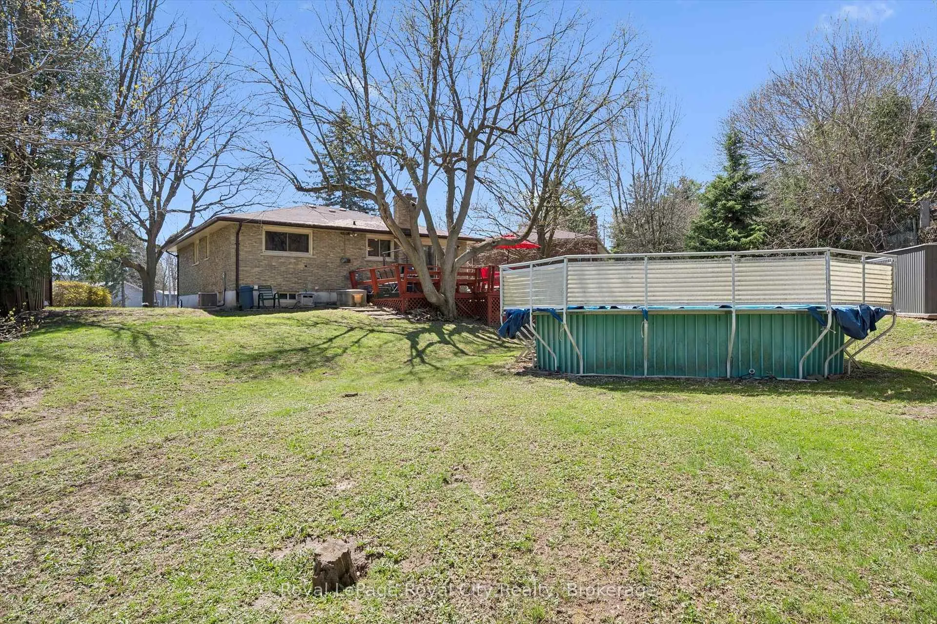Photo 31 of 11 Gregory Place, Guelph, Willow West/Sugarbush/West Acres — HOMEH