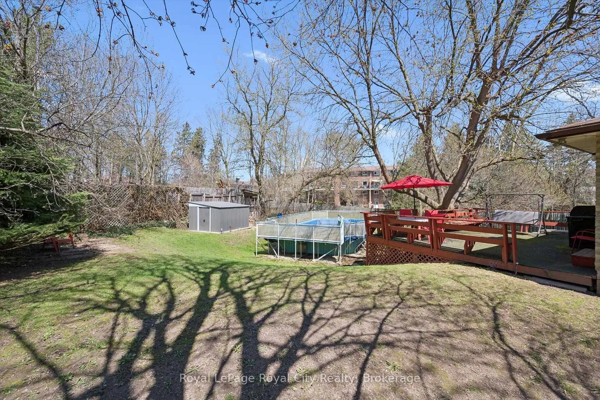 Photo 33 of 11 Gregory Place, Guelph, Willow West/Sugarbush/West Acres — HOMEH