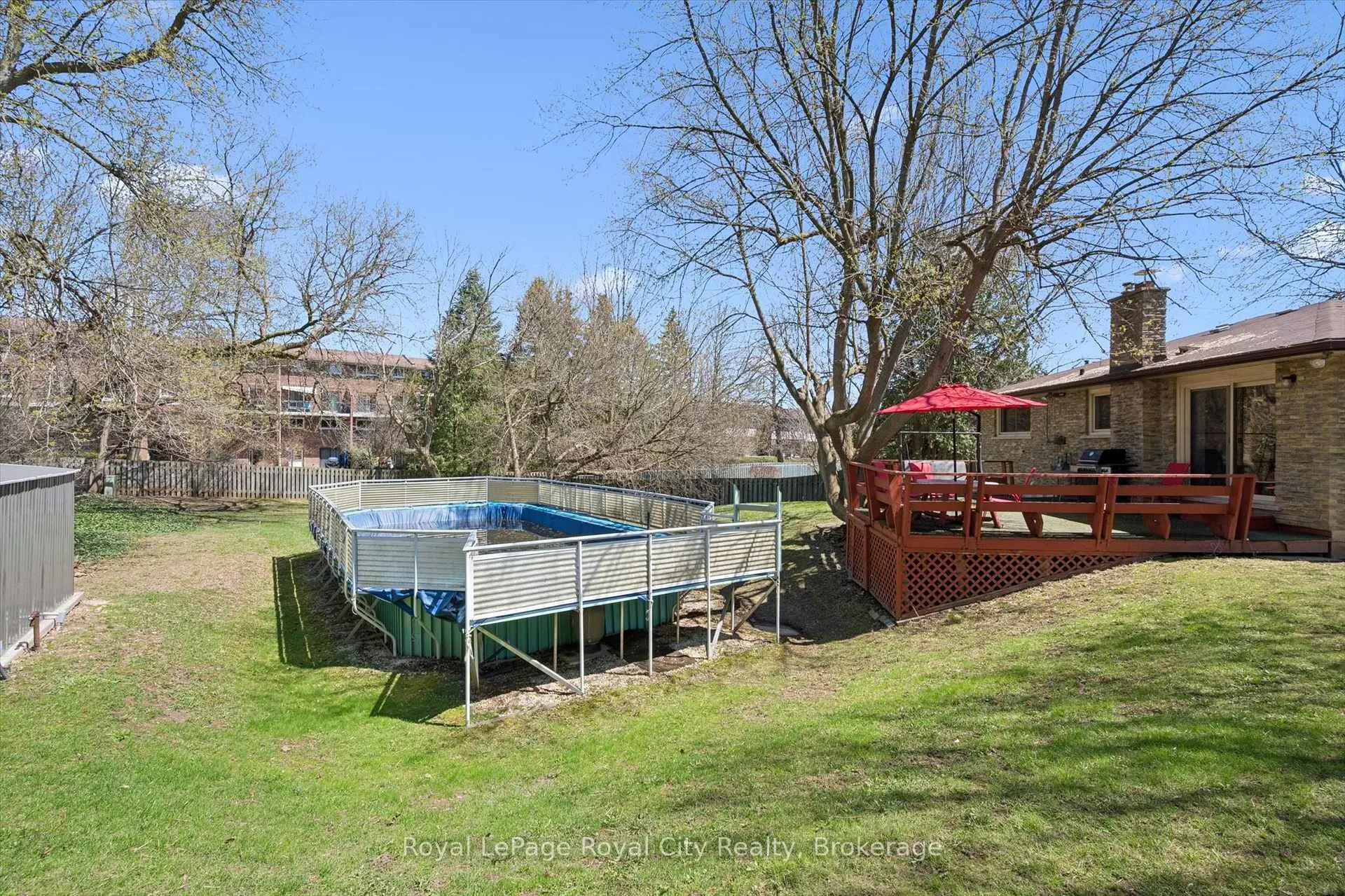 Photo 35 of 11 Gregory Place, Guelph, Willow West/Sugarbush/West Acres — HOMEH