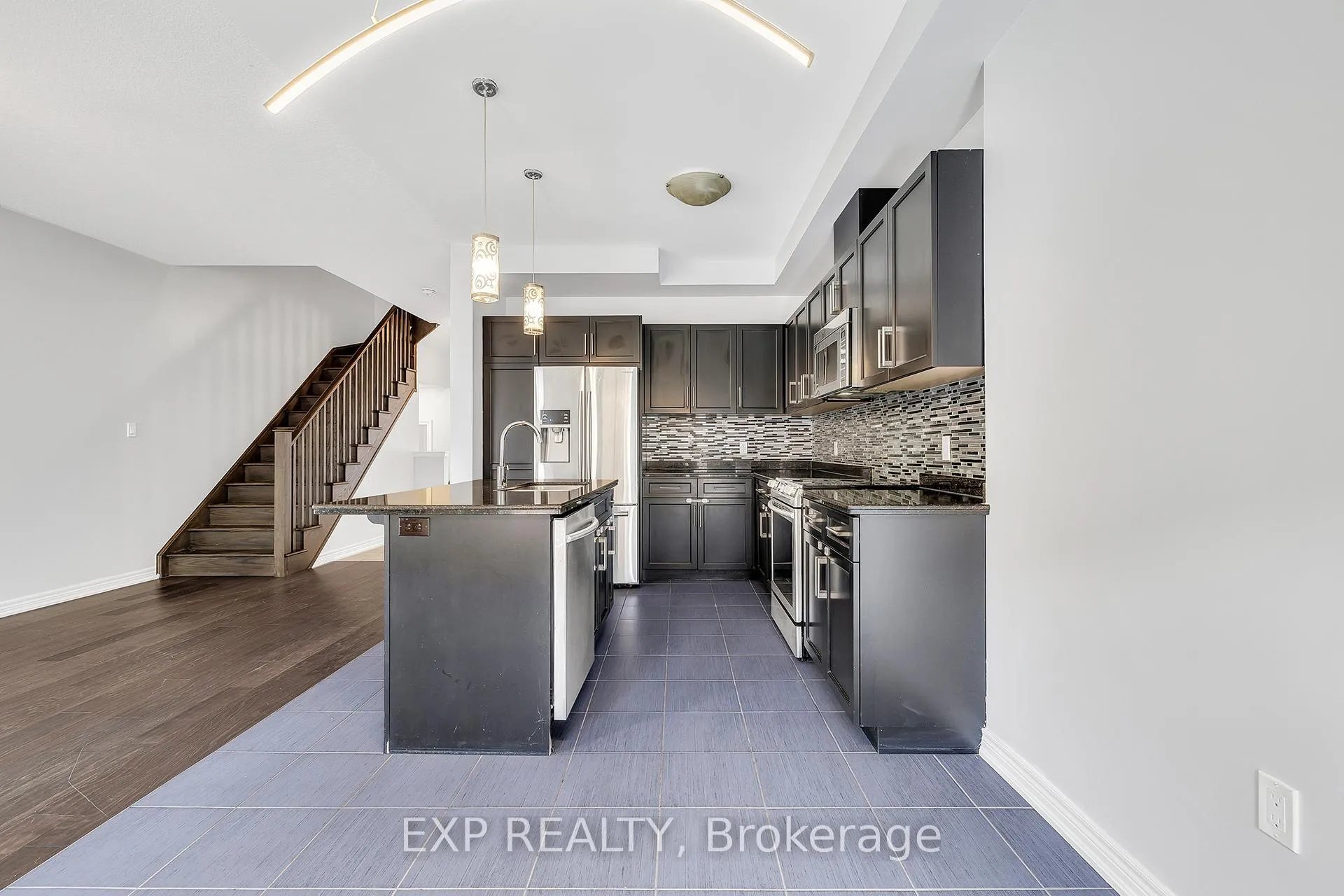 Photo 8 of 89 Sonoma Valley Crescent, Hamilton, Mewburn — HOMEH