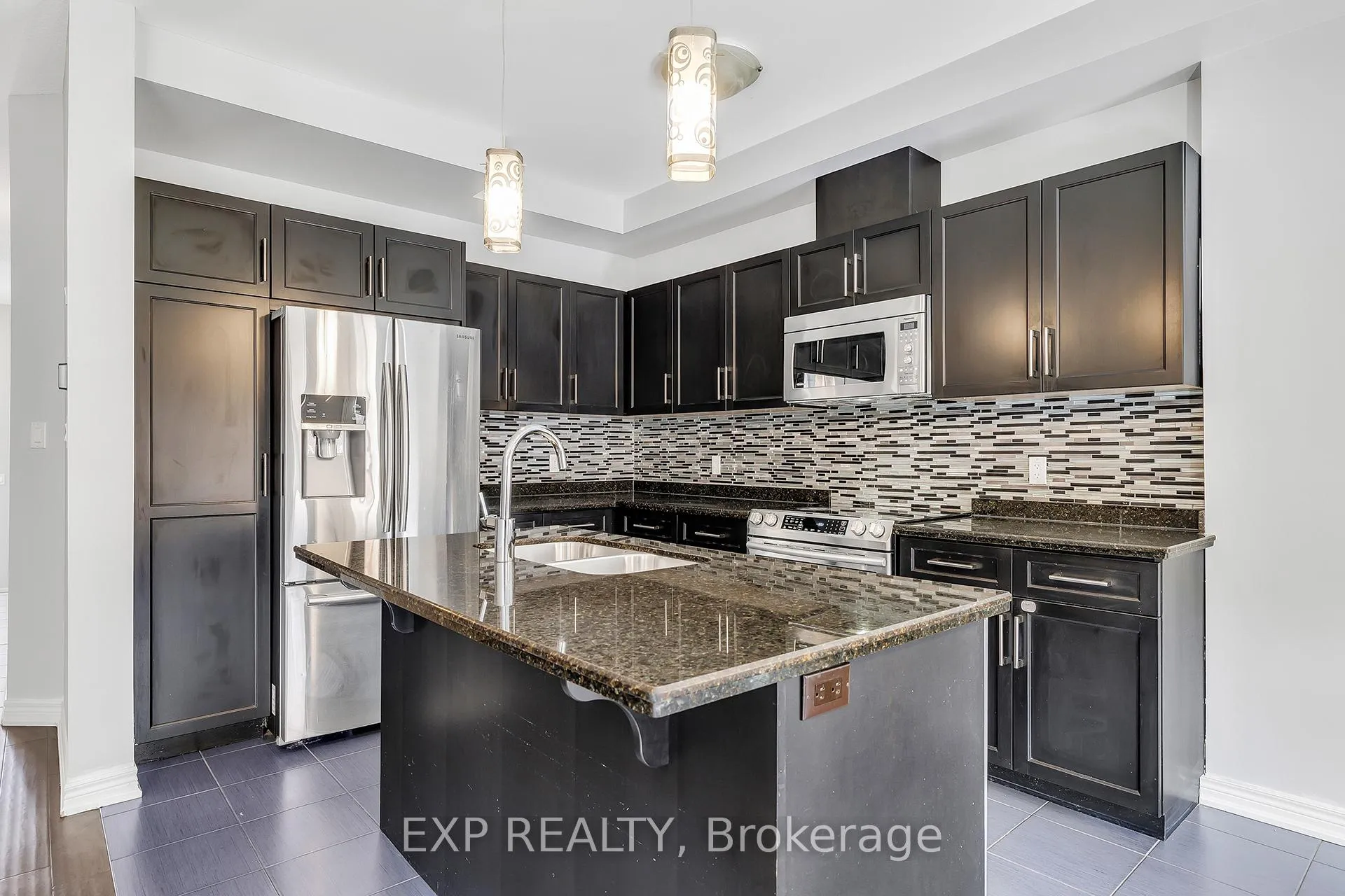 Photo 9 of 89 Sonoma Valley Crescent, Hamilton, Mewburn — HOMEH