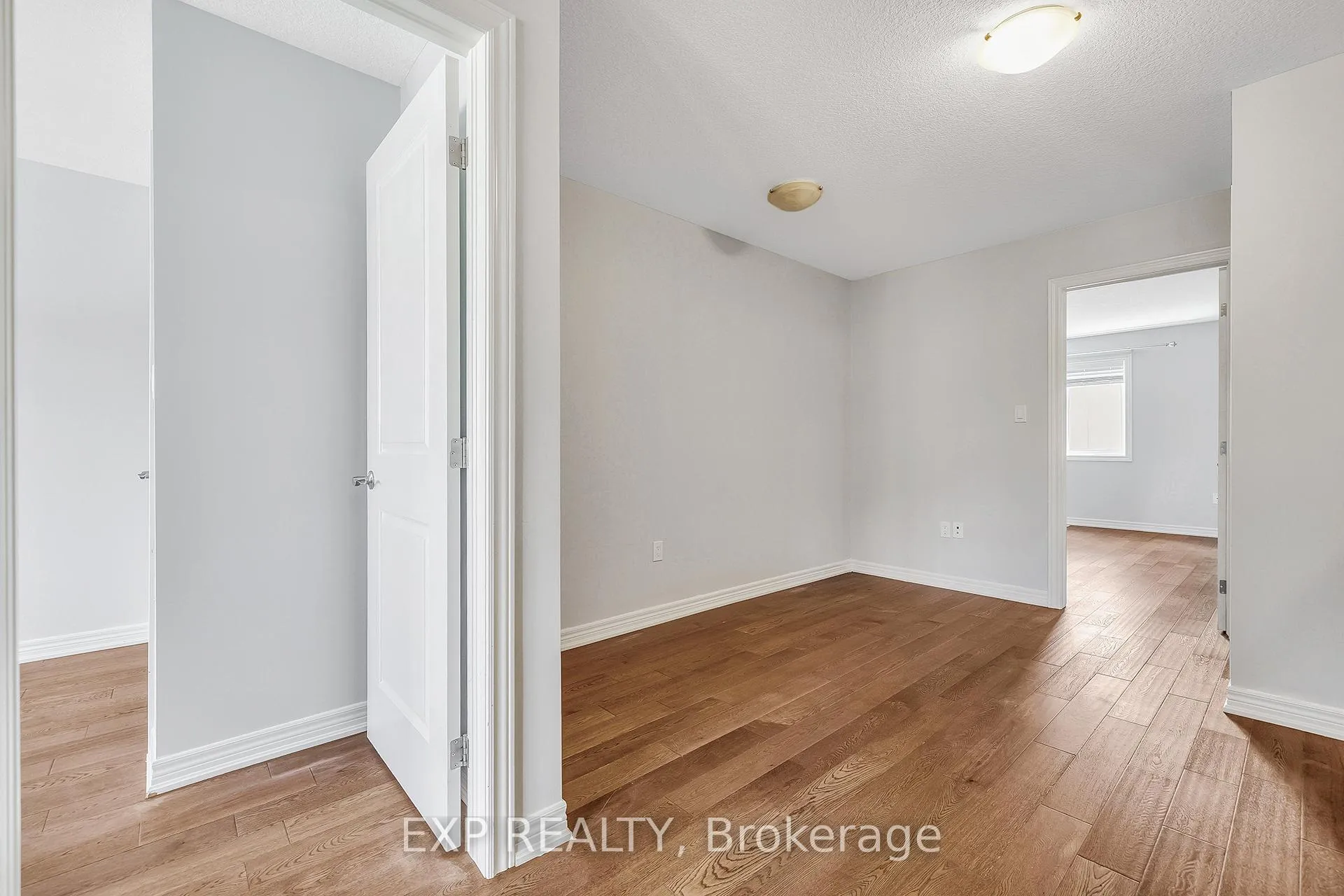 Photo 17 of 89 Sonoma Valley Crescent, Hamilton, Mewburn — HOMEH