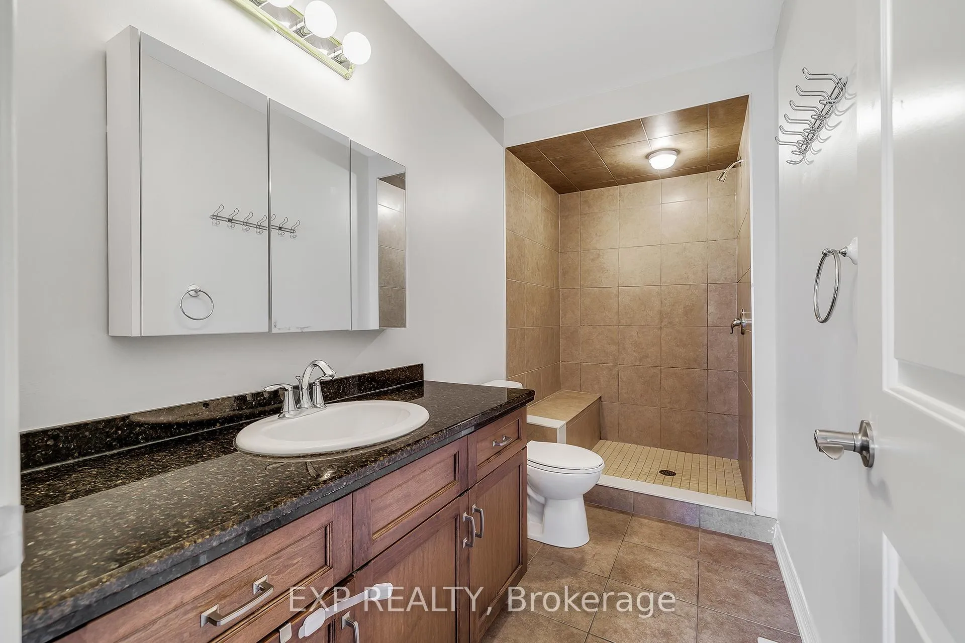 Photo 21 of 89 Sonoma Valley Crescent, Hamilton, Mewburn — HOMEH