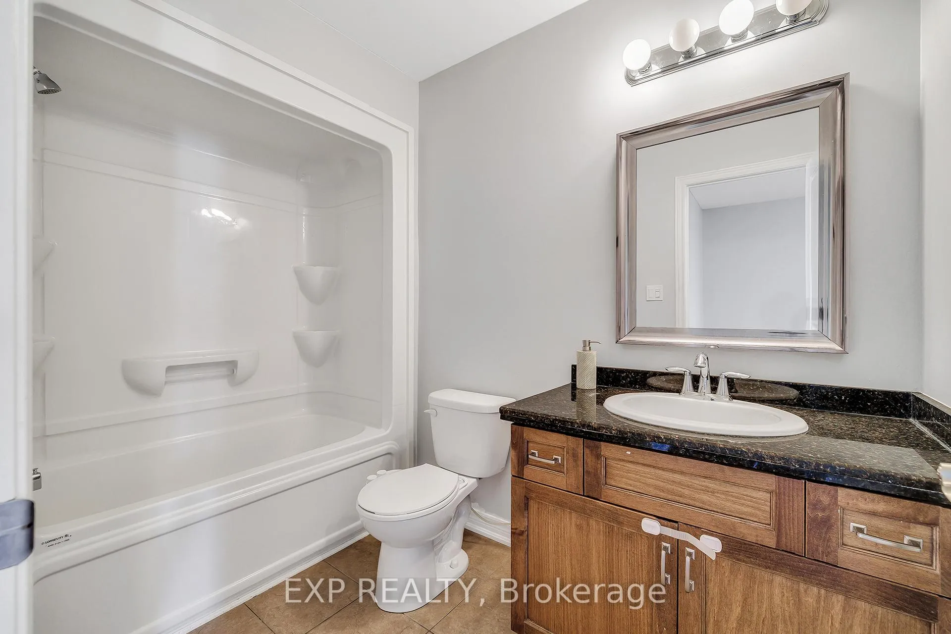Photo 27 of 89 Sonoma Valley Crescent, Hamilton, Mewburn — HOMEH