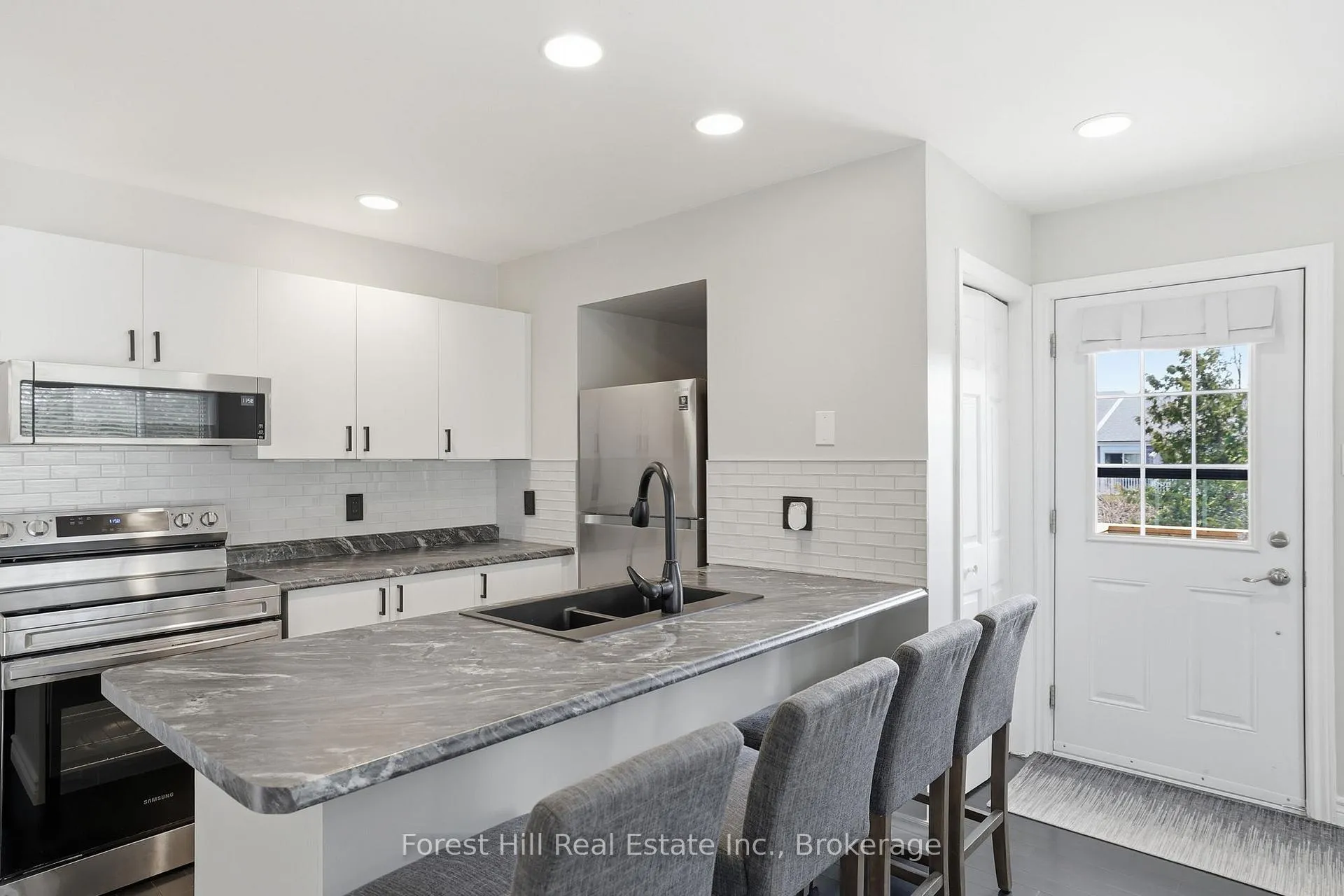 Photo 4 of Unit 109, 23 Dawson Drive, Collingwood — HOMEH
