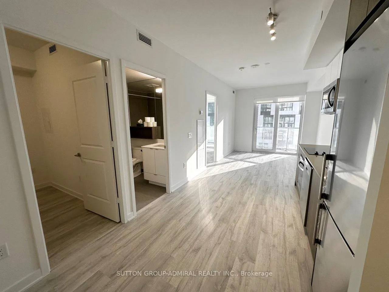 Photo 2 of Unit 2012, 100 Dalhousie Street, Toronto, Church-Yonge Corridor — HOMEH