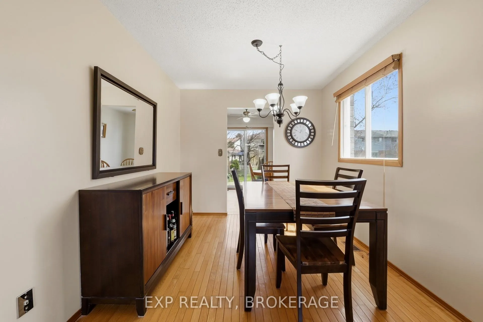 Photo 4 of 693 Cedarwood Drive, Kingston, City Northwest — HOMEH