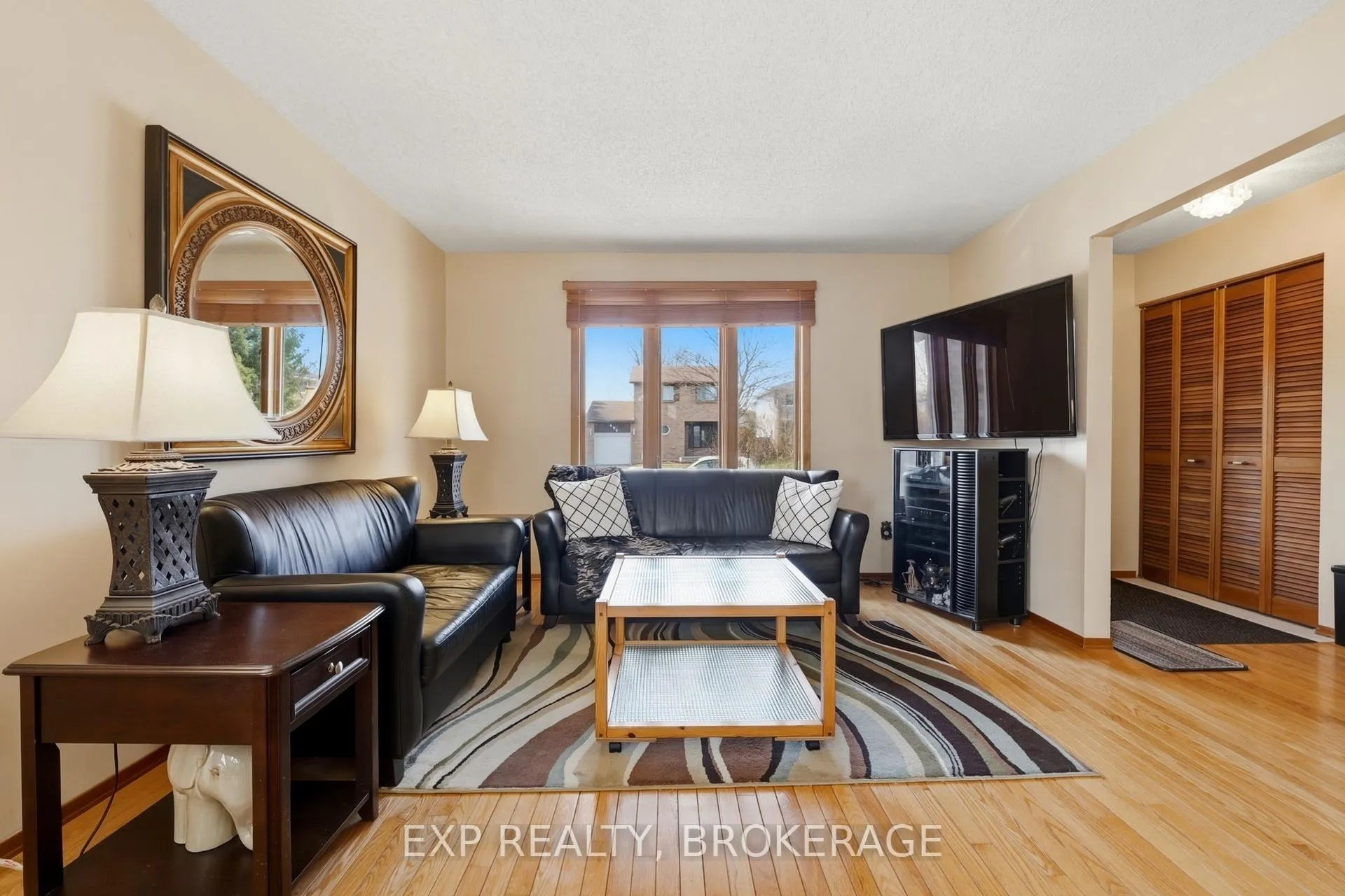 Photo 5 of 693 Cedarwood Drive, Kingston, City Northwest — HOMEH