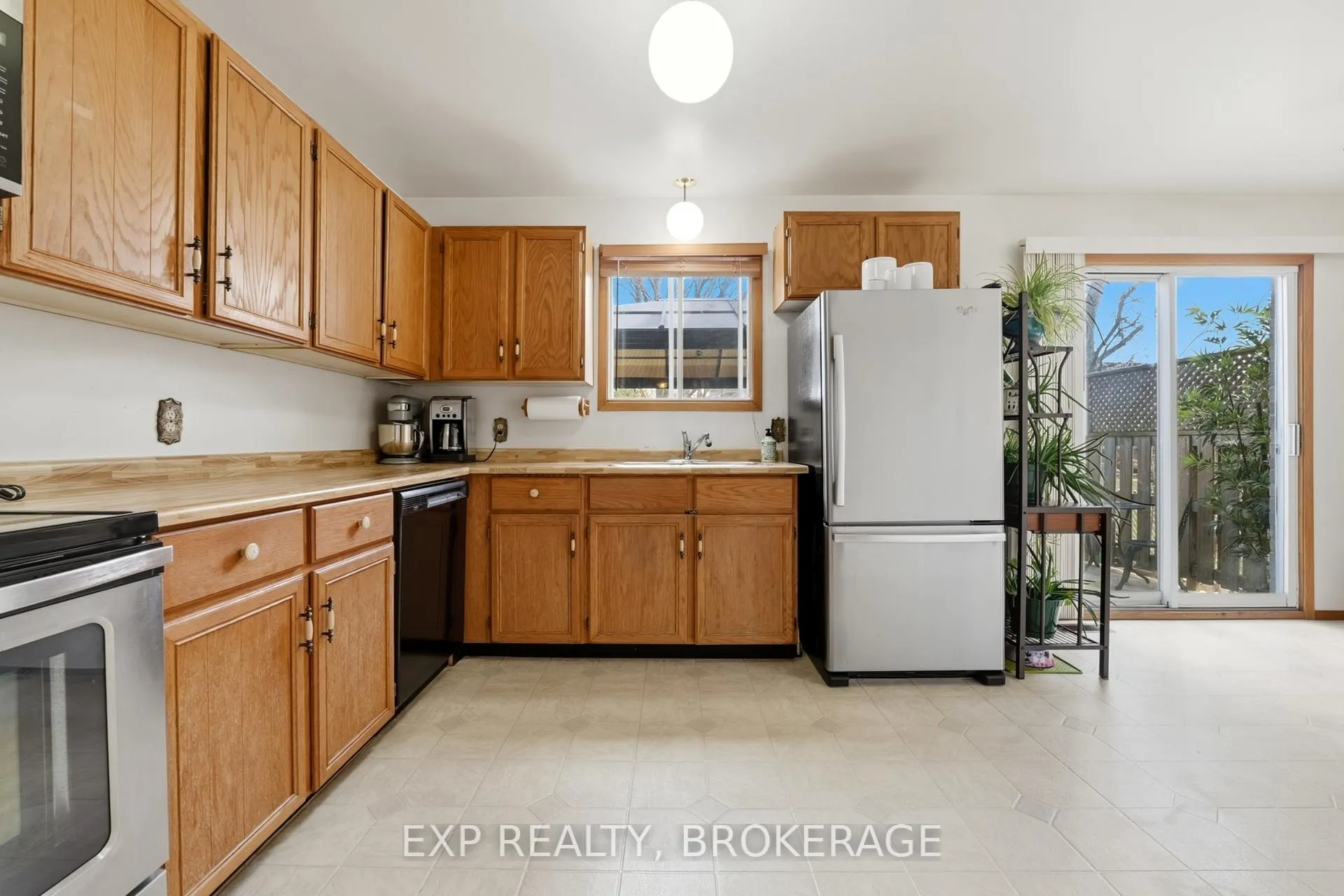 Photo 9 of 693 Cedarwood Drive, Kingston, City Northwest — HOMEH
