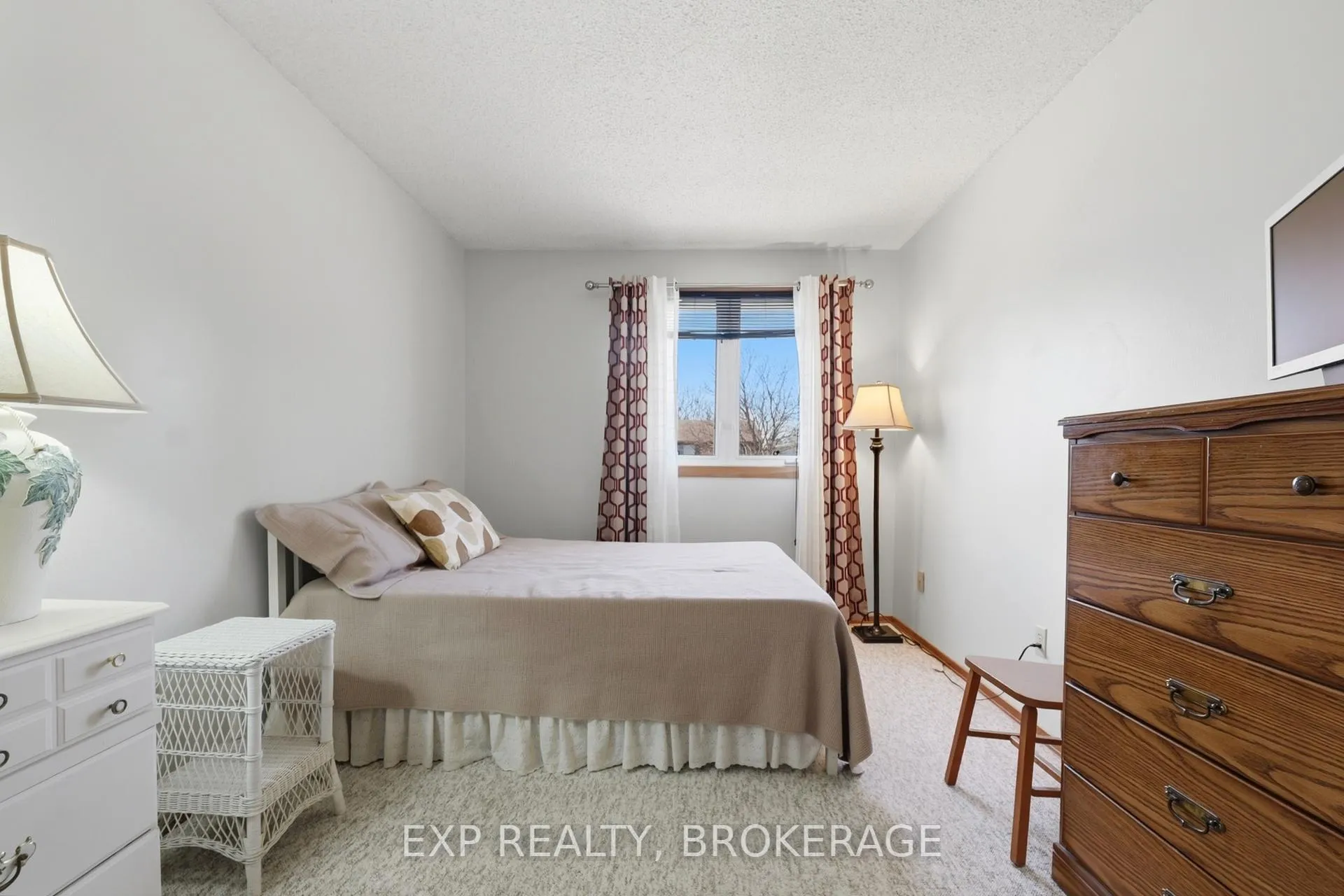 Photo 19 of 693 Cedarwood Drive, Kingston, City Northwest — HOMEH