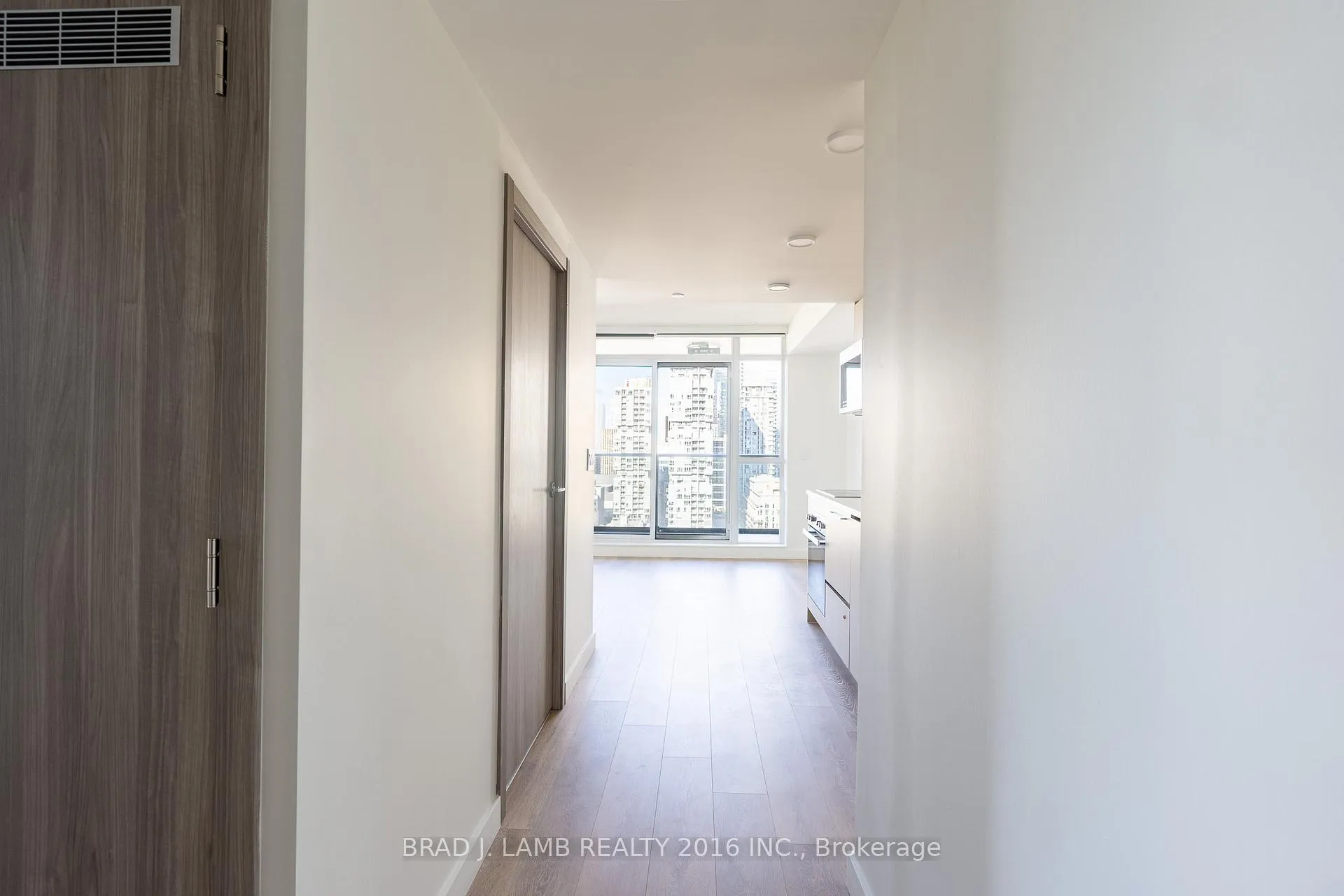 Front of Unit 2701, 38 Widmer Street