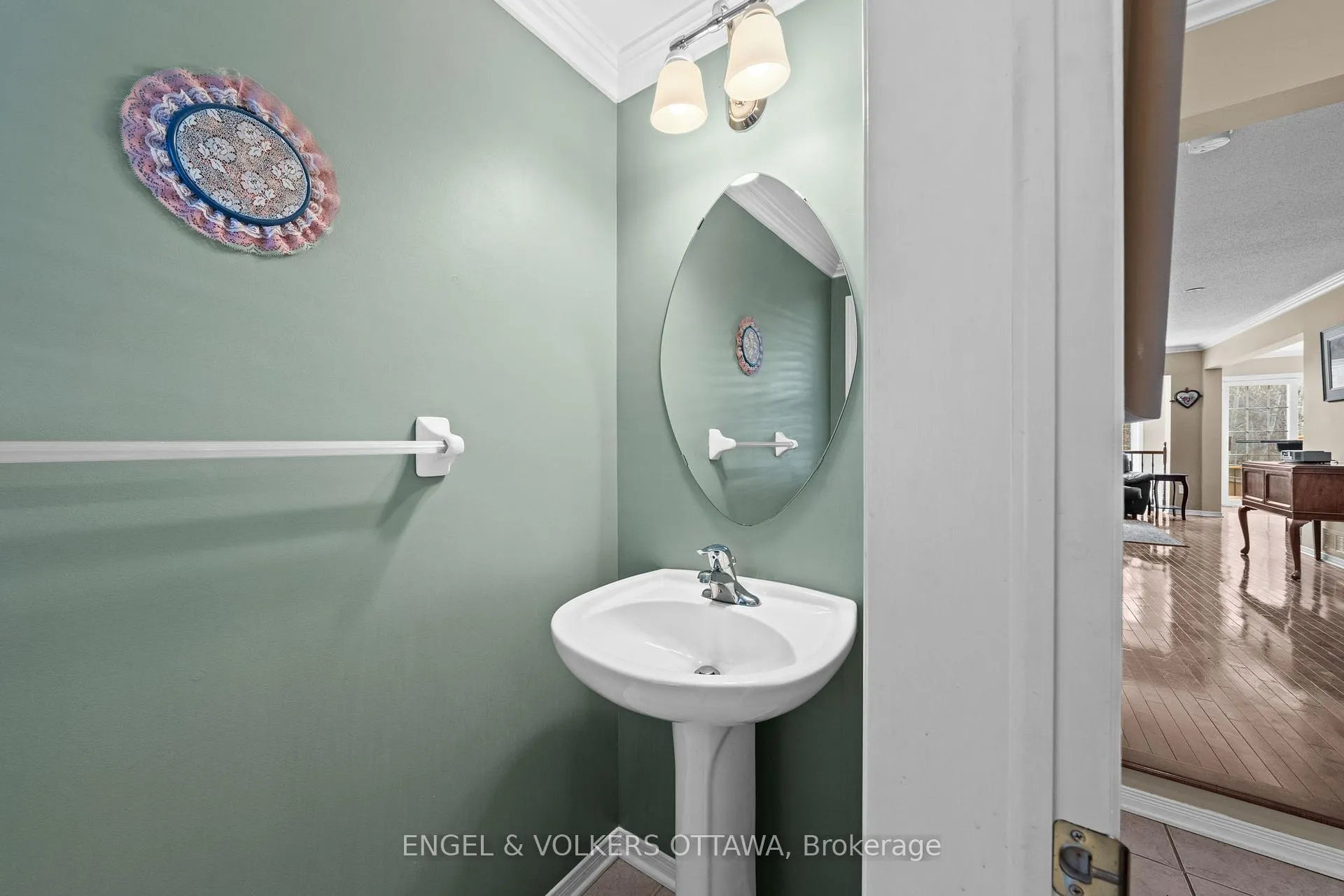 Photo 4 of 25 Goldthorpe Private, Ottawa, Barrhaven - Stonebridge — HOMEH