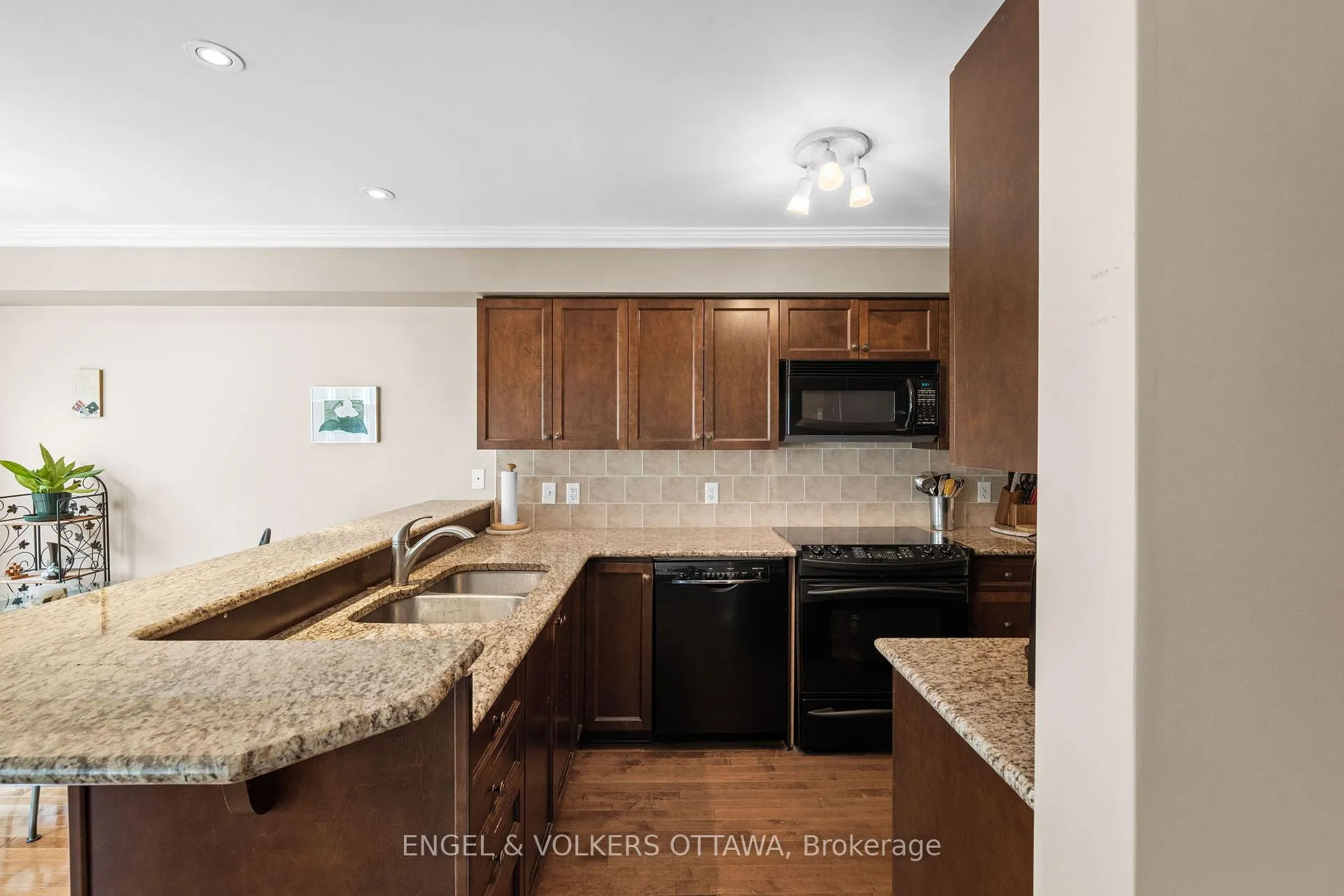 Photo 9 of 25 Goldthorpe Private, Ottawa, Barrhaven - Stonebridge — HOMEH