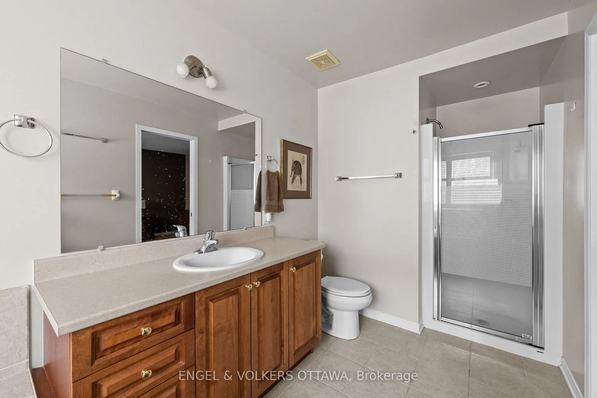 Photo 17 of 25 Goldthorpe Private, Ottawa, Barrhaven - Stonebridge — HOMEH