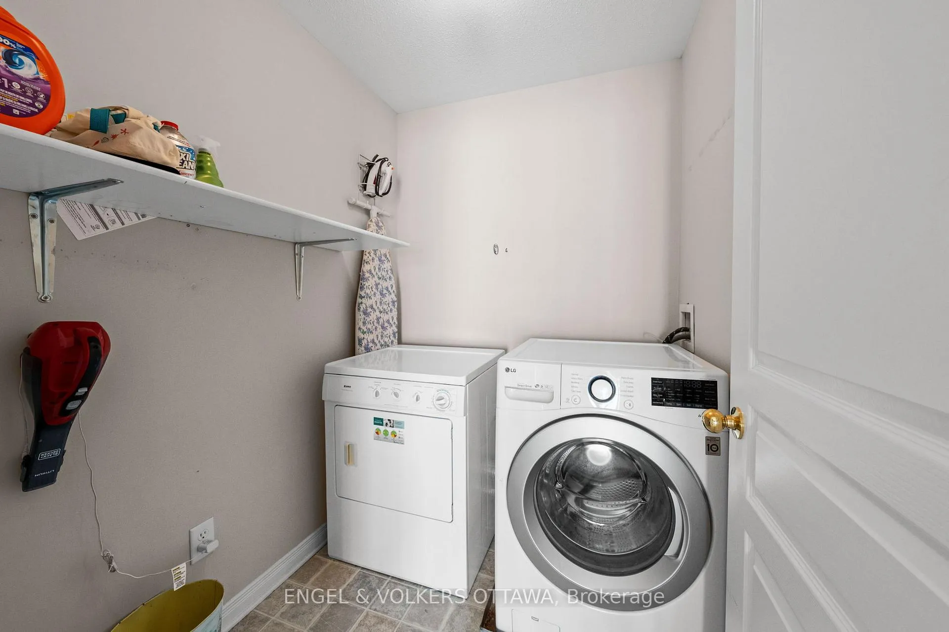 Photo 21 of 25 Goldthorpe Private, Ottawa, Barrhaven - Stonebridge — HOMEH