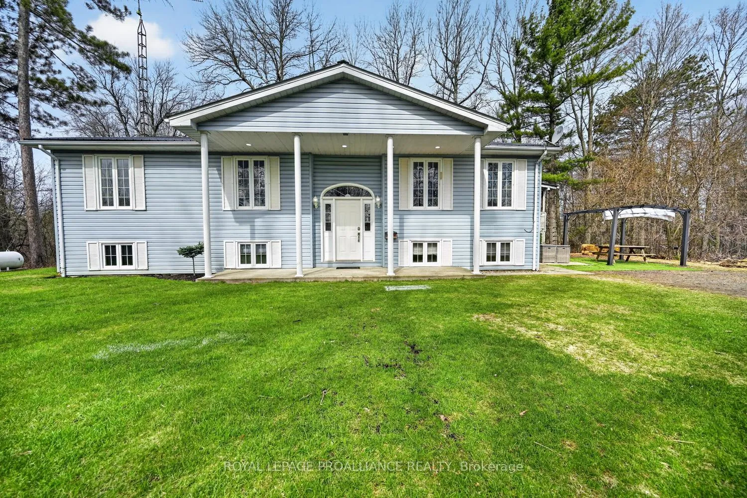 Photo 1 of 8100 Amelia Street, Augusta, Augusta Twp — HOMEH