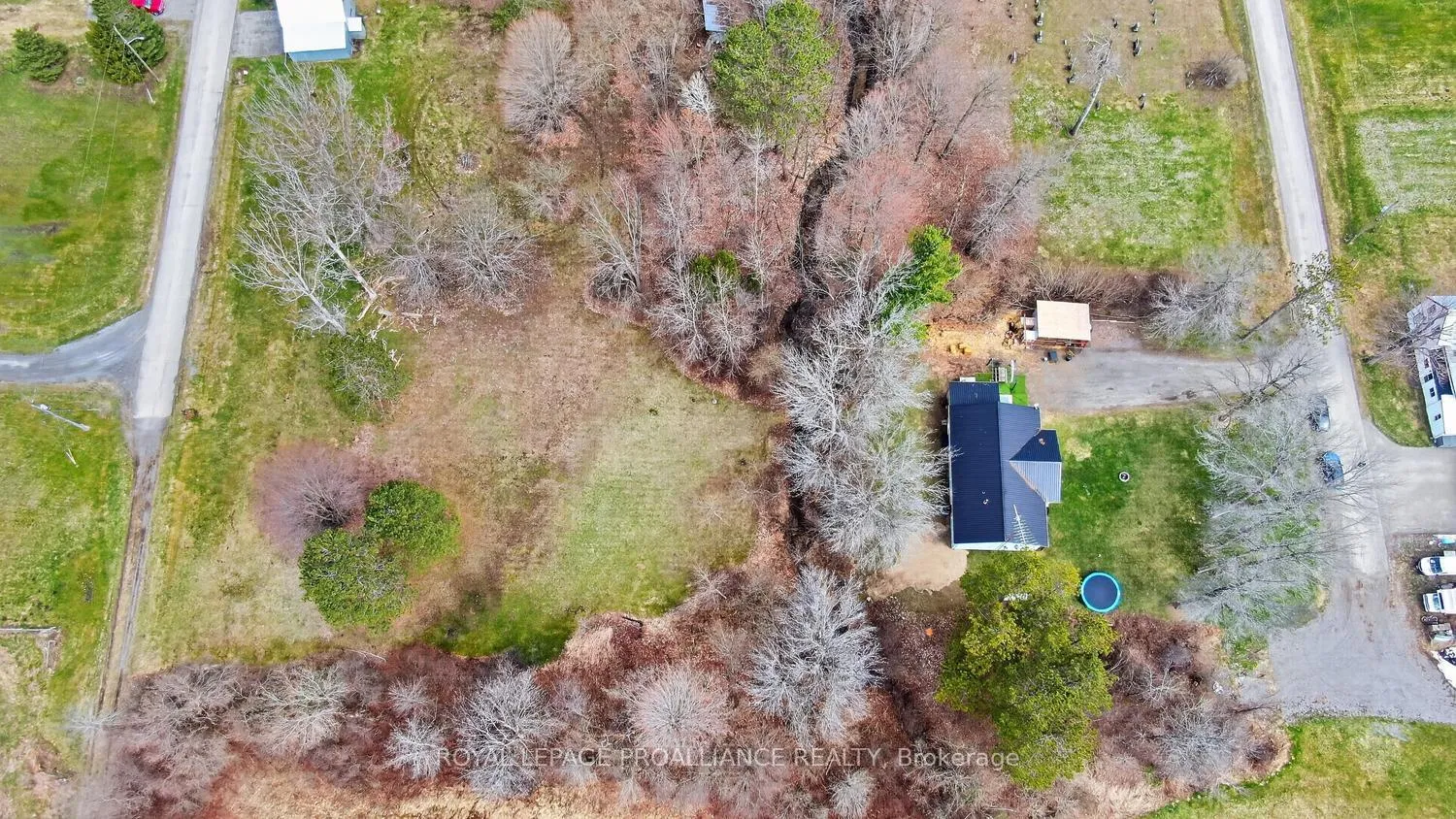 Photo 4 of 8100 Amelia Street, Augusta, Augusta Twp — HOMEH