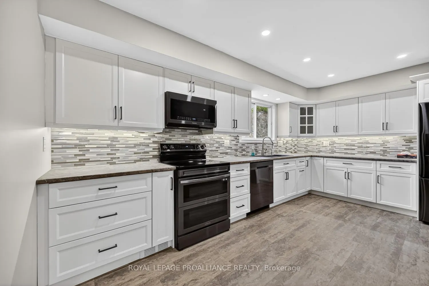 Photo 10 of 8100 Amelia Street, Augusta, Augusta Twp — HOMEH