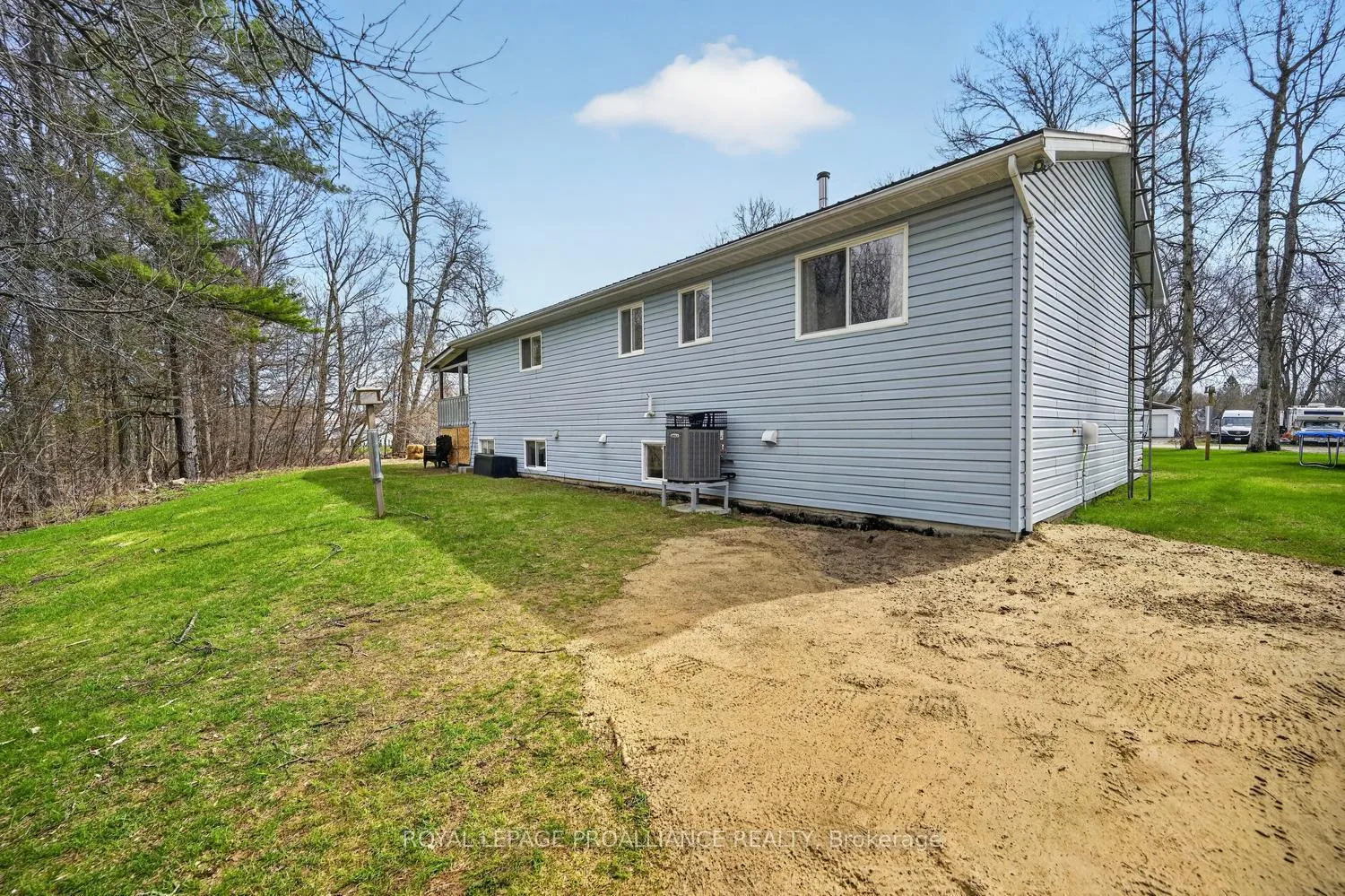 Photo 34 of 8100 Amelia Street, Augusta, Augusta Twp — HOMEH