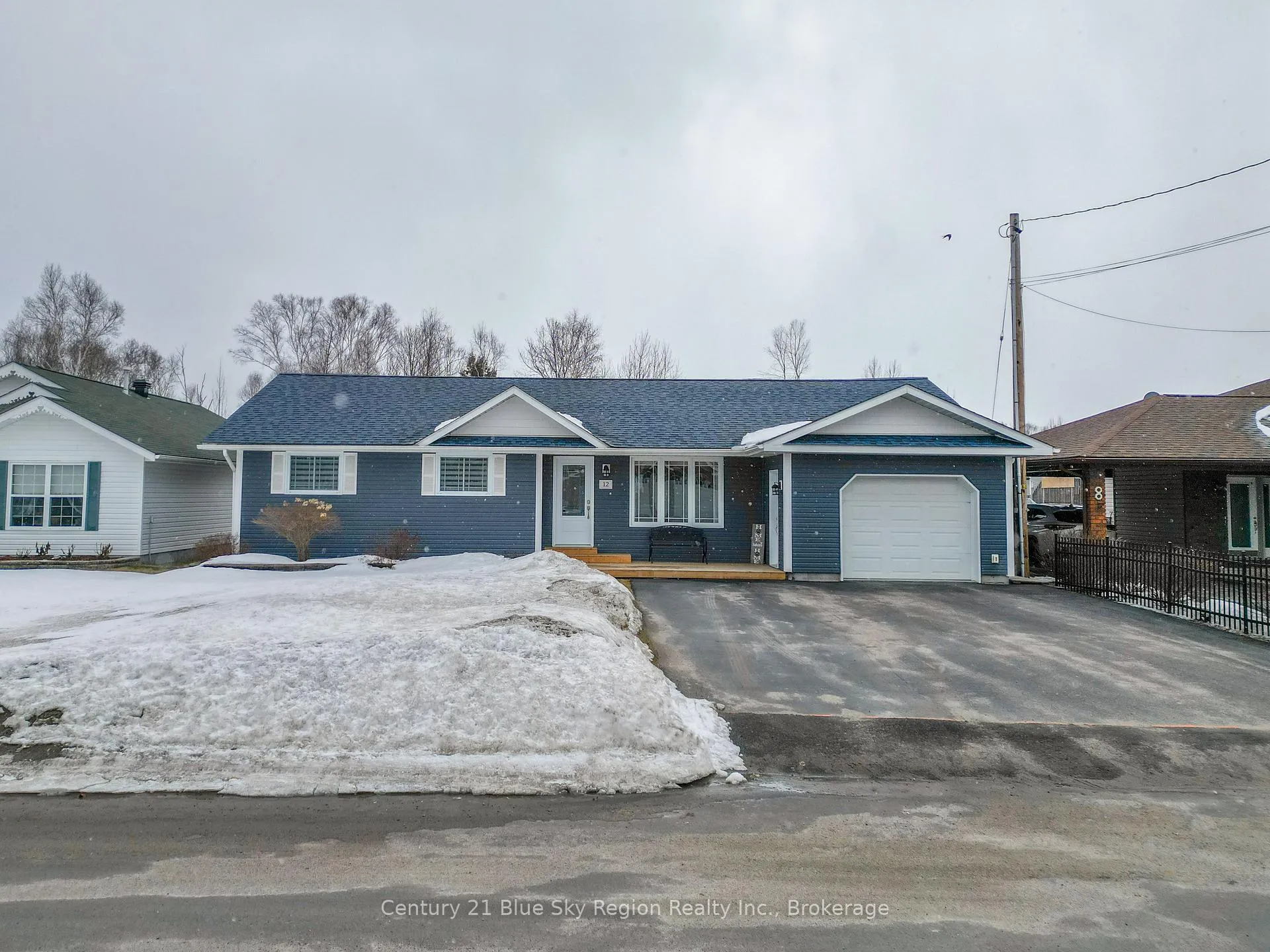 Photo 2 of 12 Riverfront Drive, West Nipissing, Sturgeon Falls — HOMEH