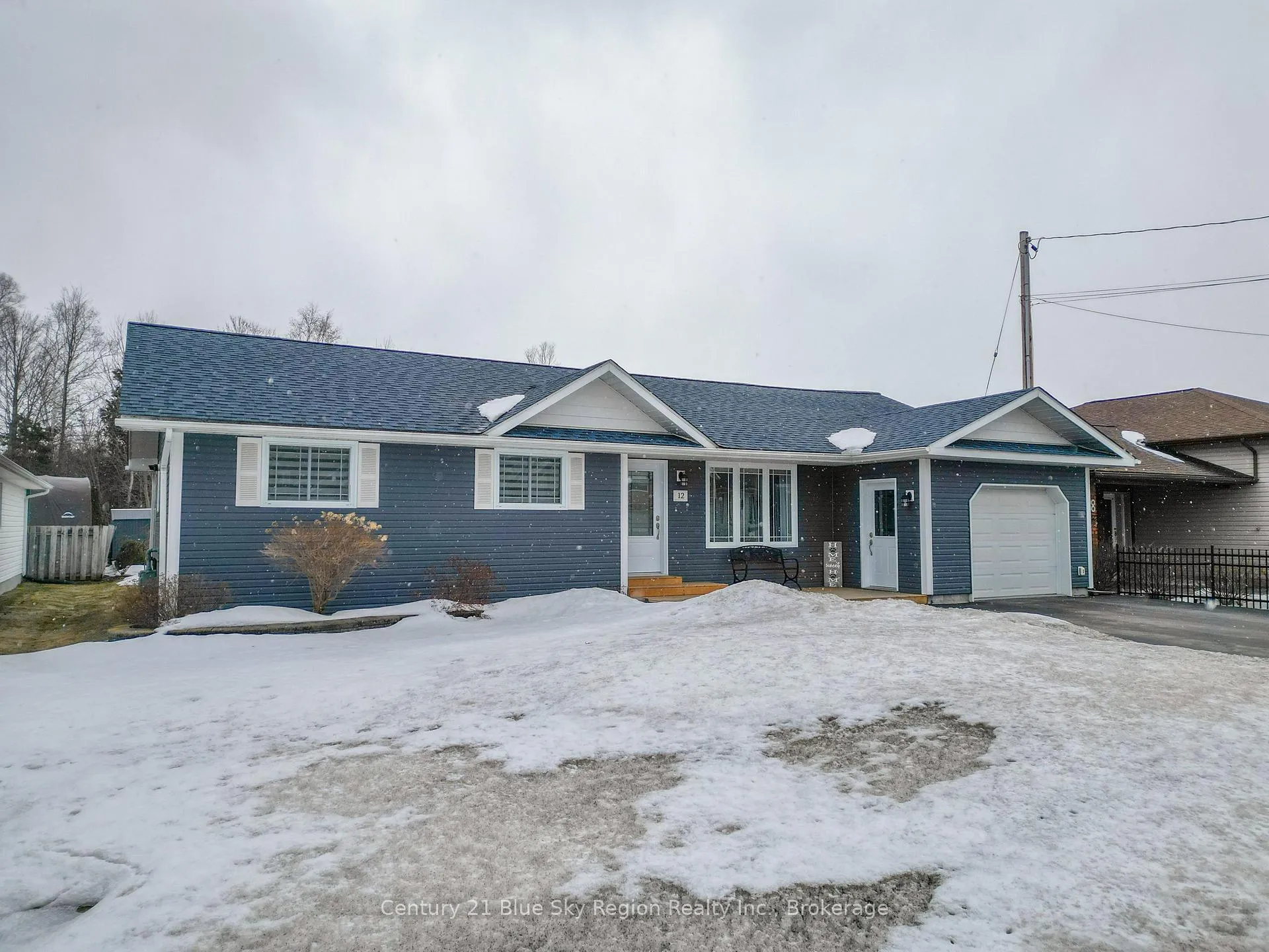 Photo 3 of 12 Riverfront Drive, West Nipissing, Sturgeon Falls — HOMEH