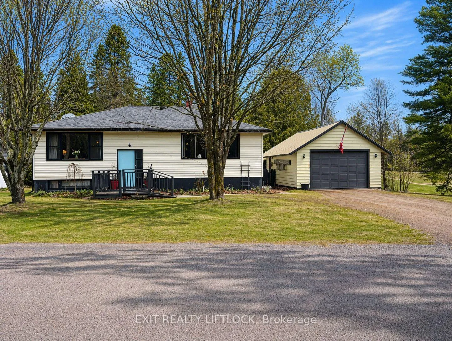 Front of 1024 Estates Road