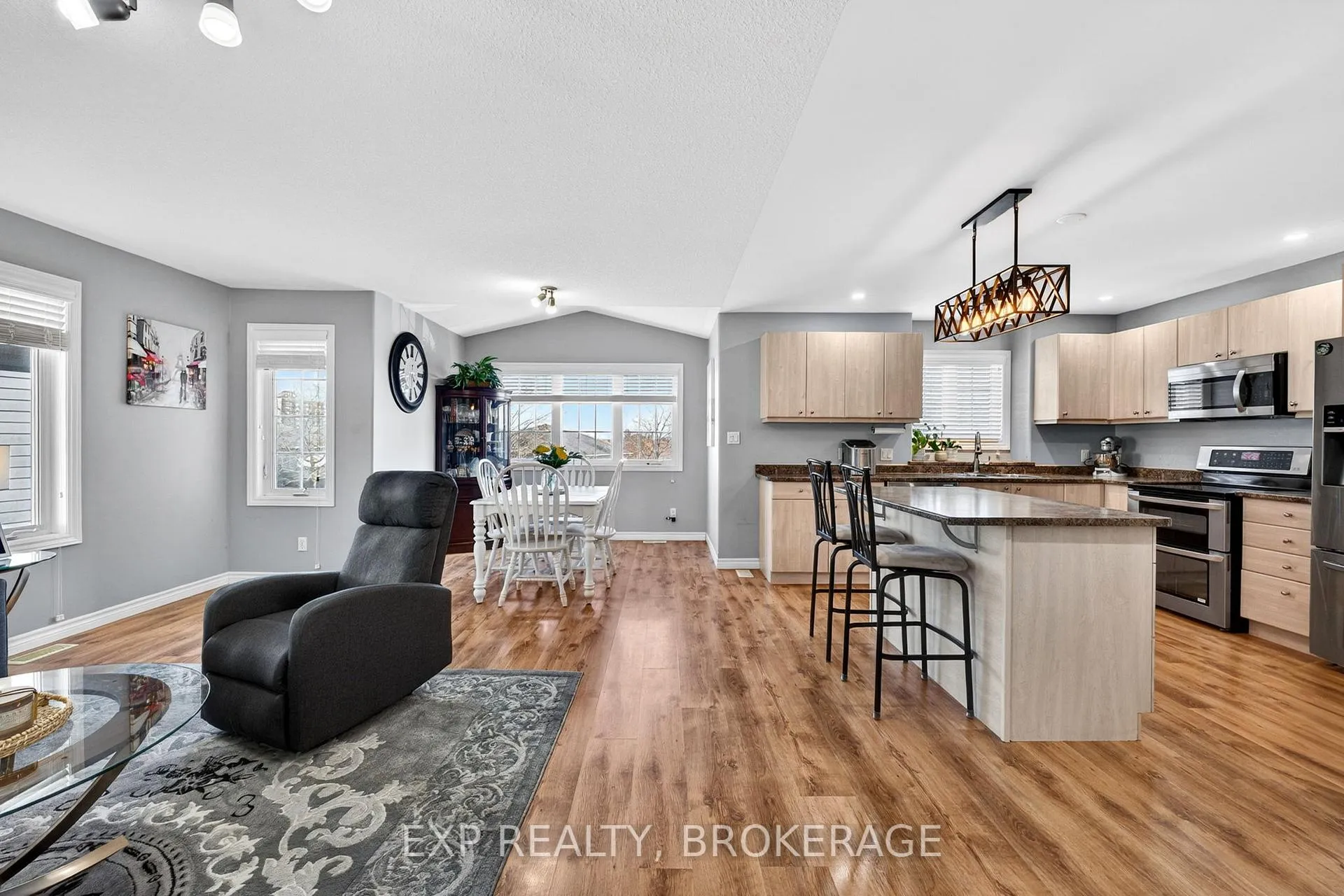 Photo 6 of 46 Wiley Street, Kingston, Rideau — HOMEH