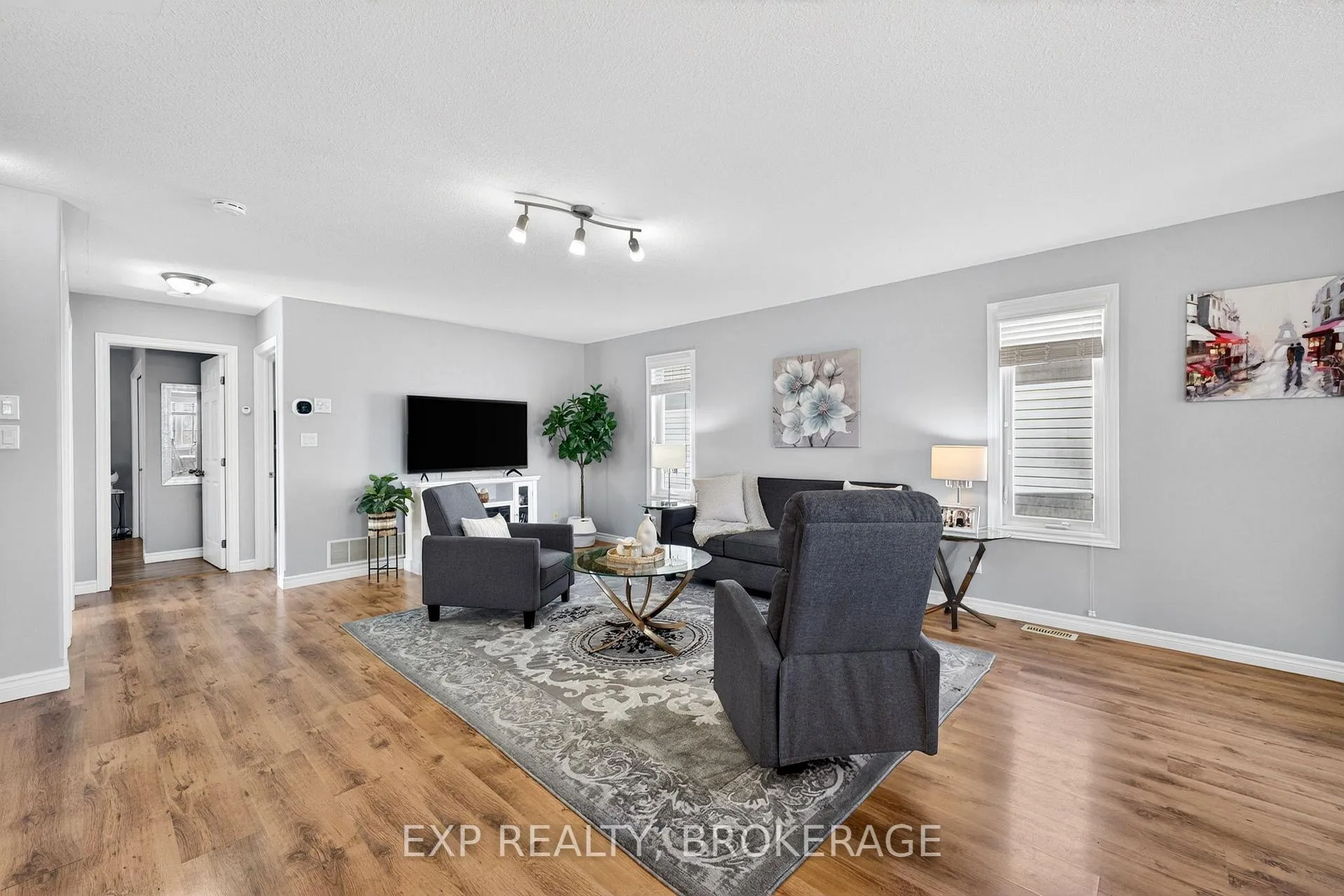 Photo 8 of 46 Wiley Street, Kingston, Rideau — HOMEH