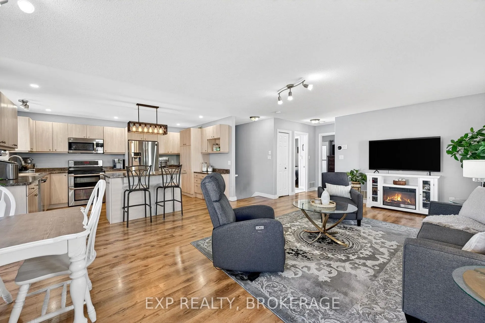 Photo 9 of 46 Wiley Street, Kingston, Rideau — HOMEH