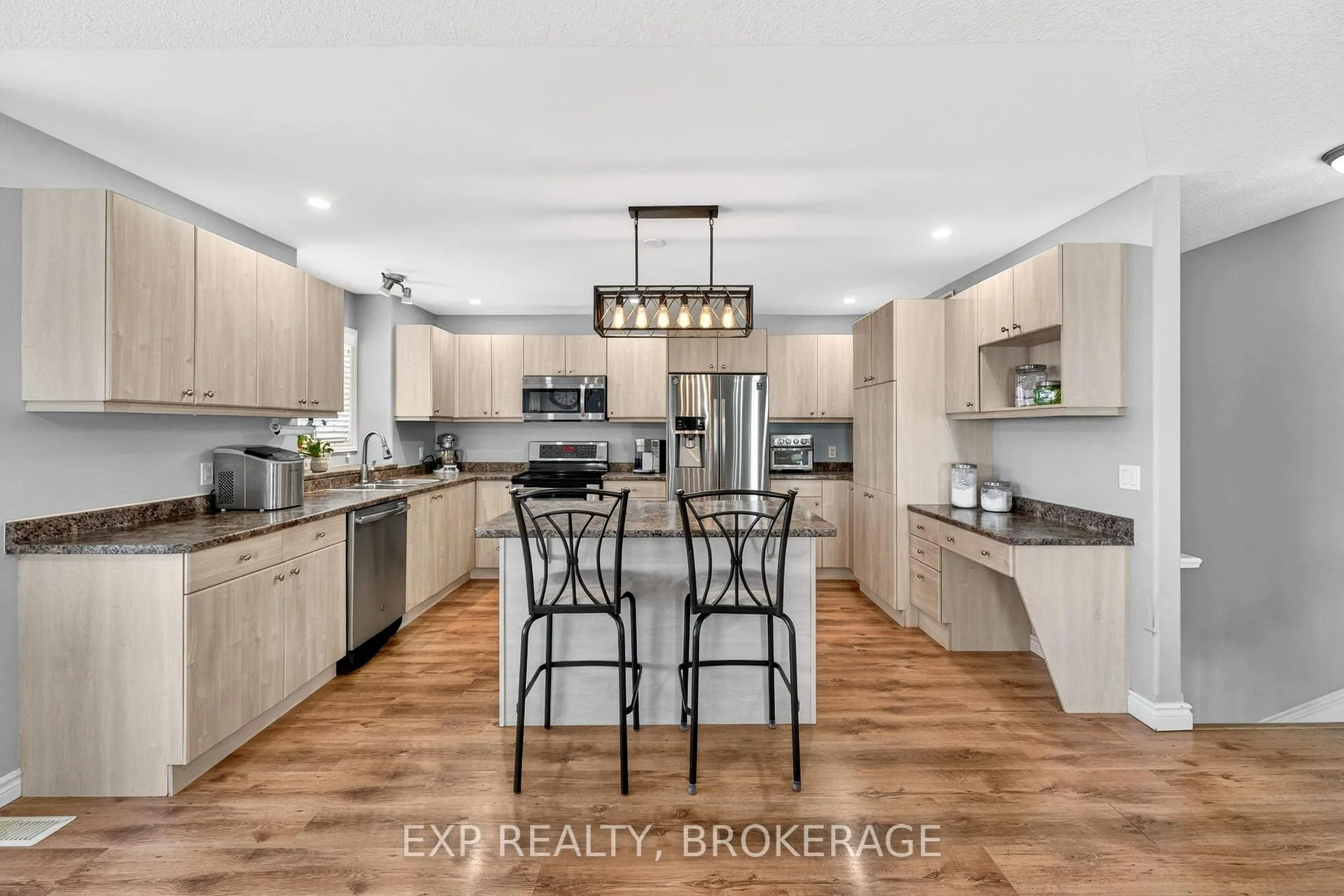 Photo 11 of 46 Wiley Street, Kingston, Rideau — HOMEH